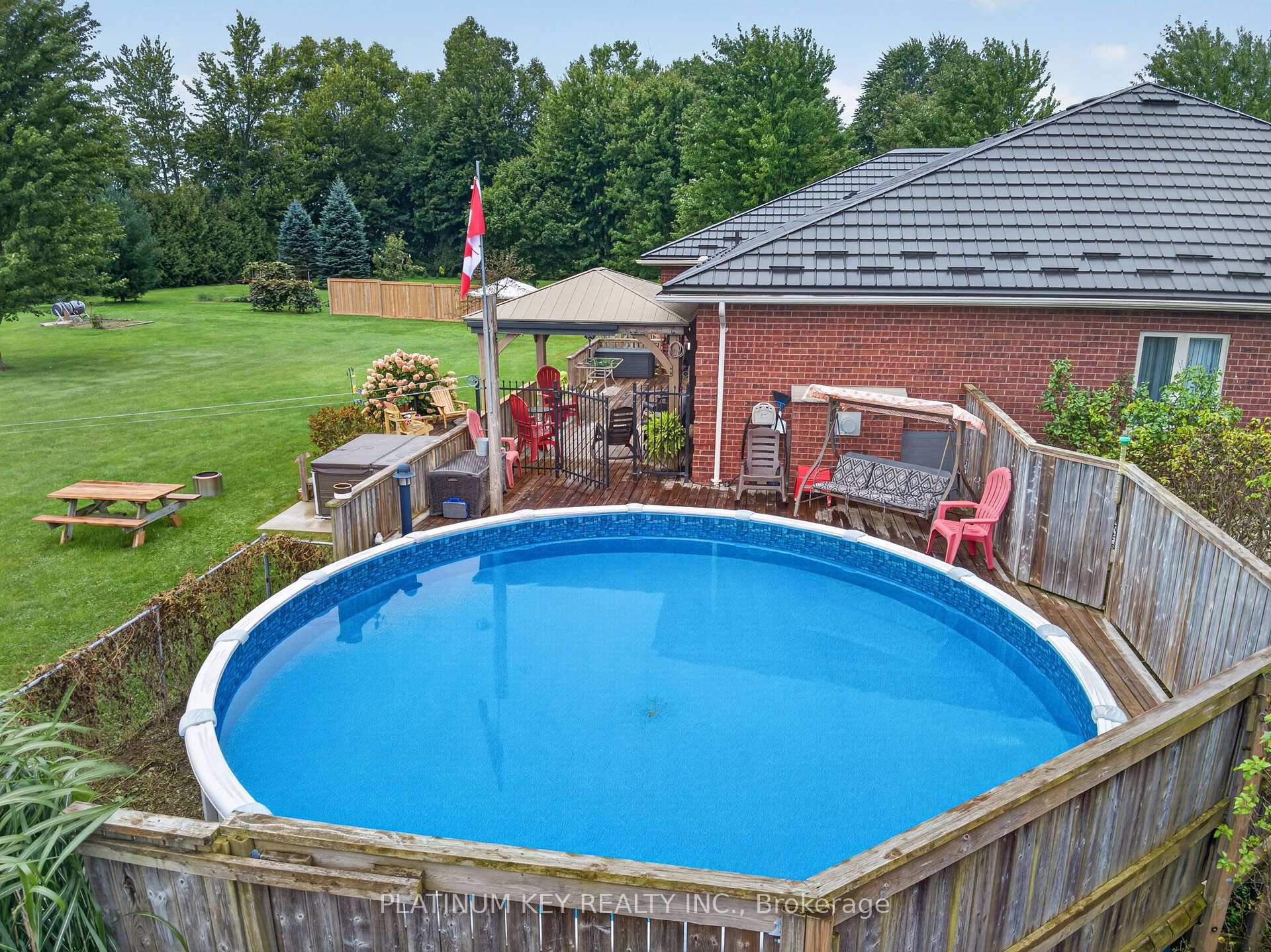 Photo 39 of 653 Peter Street, Strathroy-Caradoc, Melbourne — HOMEH