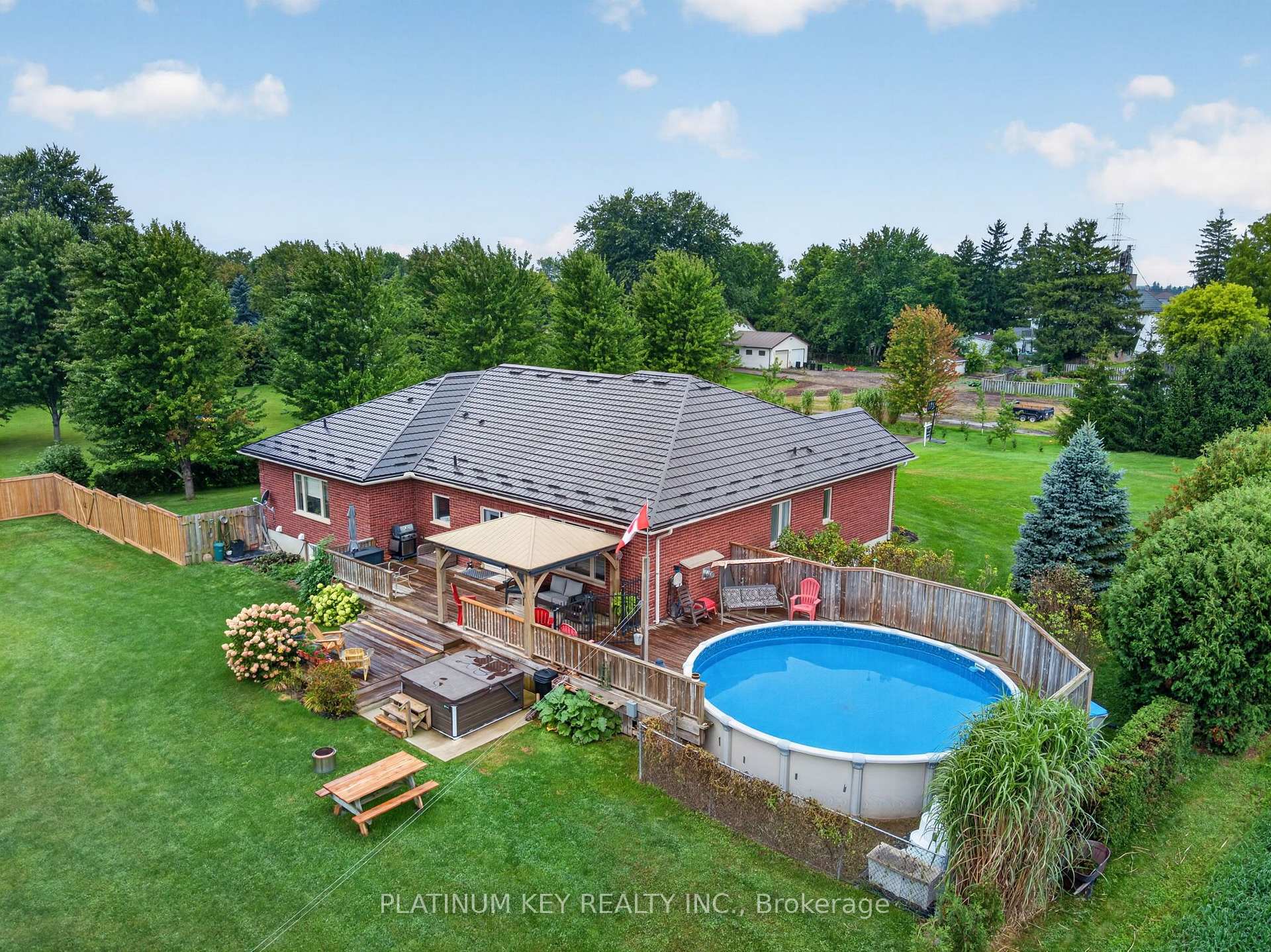 Photo 41 of 653 Peter Street, Strathroy-Caradoc, Melbourne — HOMEH