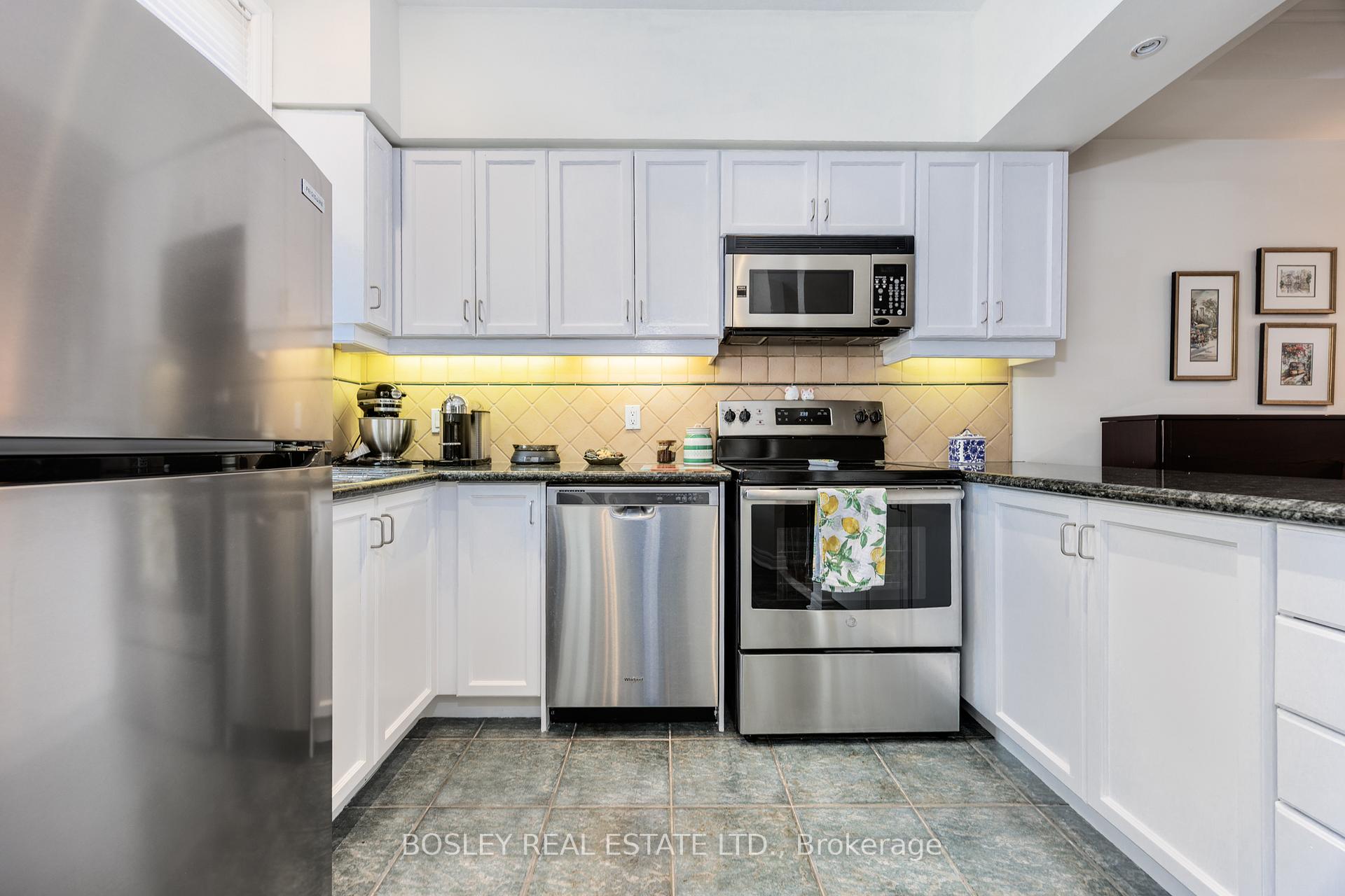 Photo 9 of 17 Krawchuk Lane, Toronto, Leaside — HOMEH