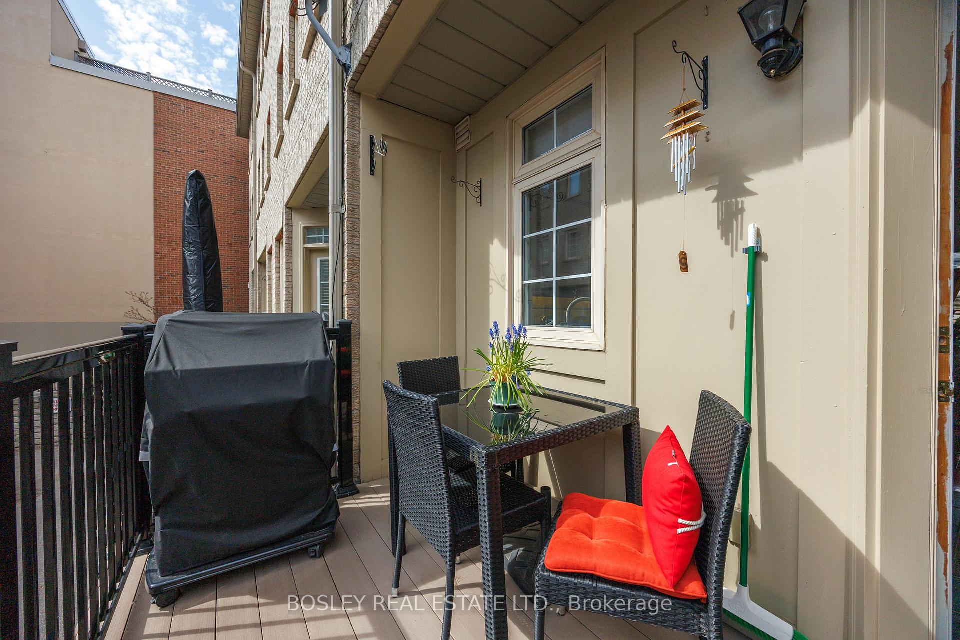 Photo 16 of 17 Krawchuk Lane, Toronto, Leaside — HOMEH