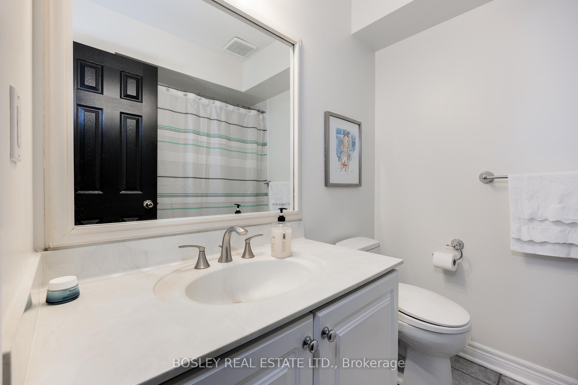 Photo 32 of 17 Krawchuk Lane, Toronto, Leaside — HOMEH