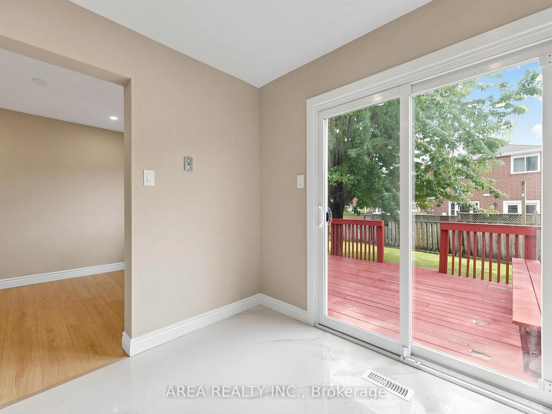 Photo 16 of 4749 Empire Crescent, Mississauga, Hurontario — HOMEH