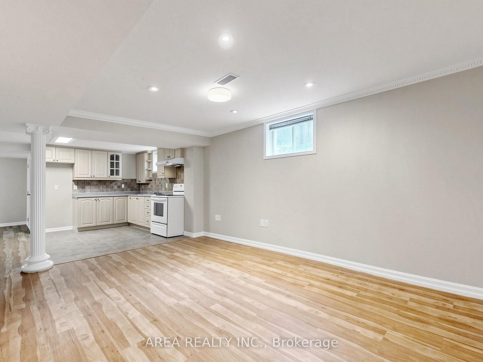 Photo 43 of 4749 Empire Crescent, Mississauga, Hurontario — HOMEH