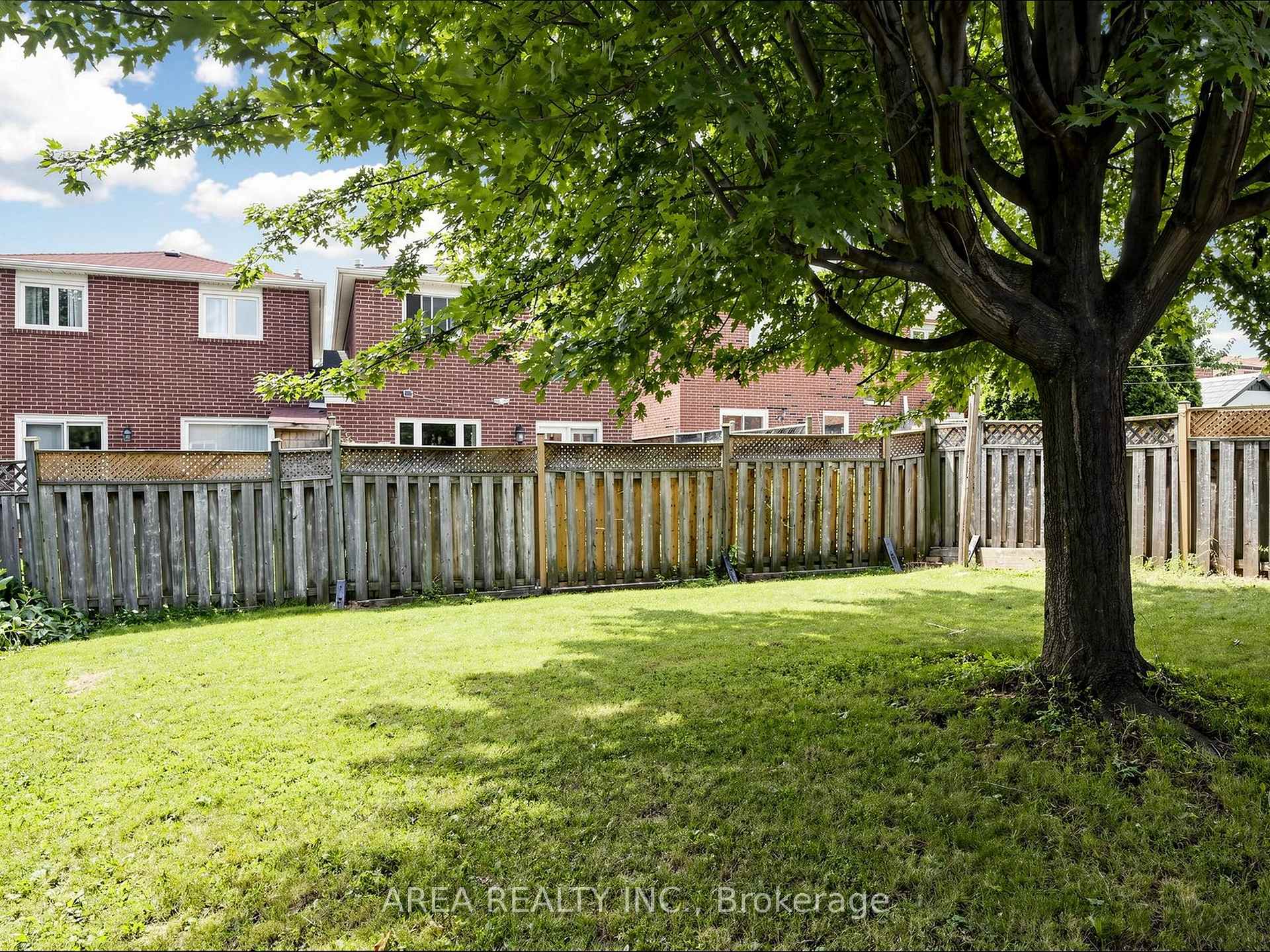 Photo 49 of 4749 Empire Crescent, Mississauga, Hurontario — HOMEH