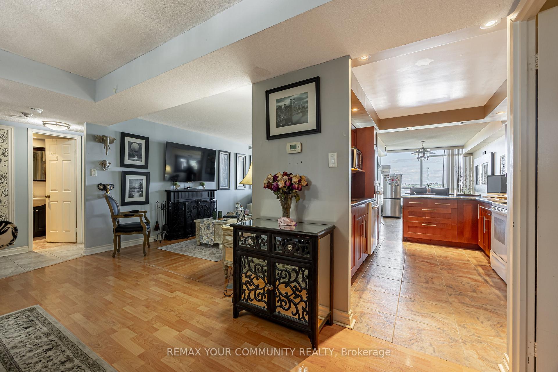 Photo 10 of Unit 1109, 4725 Sheppard Avenue E, Scarborough, Agincourt South-Malvern West — HOMEH