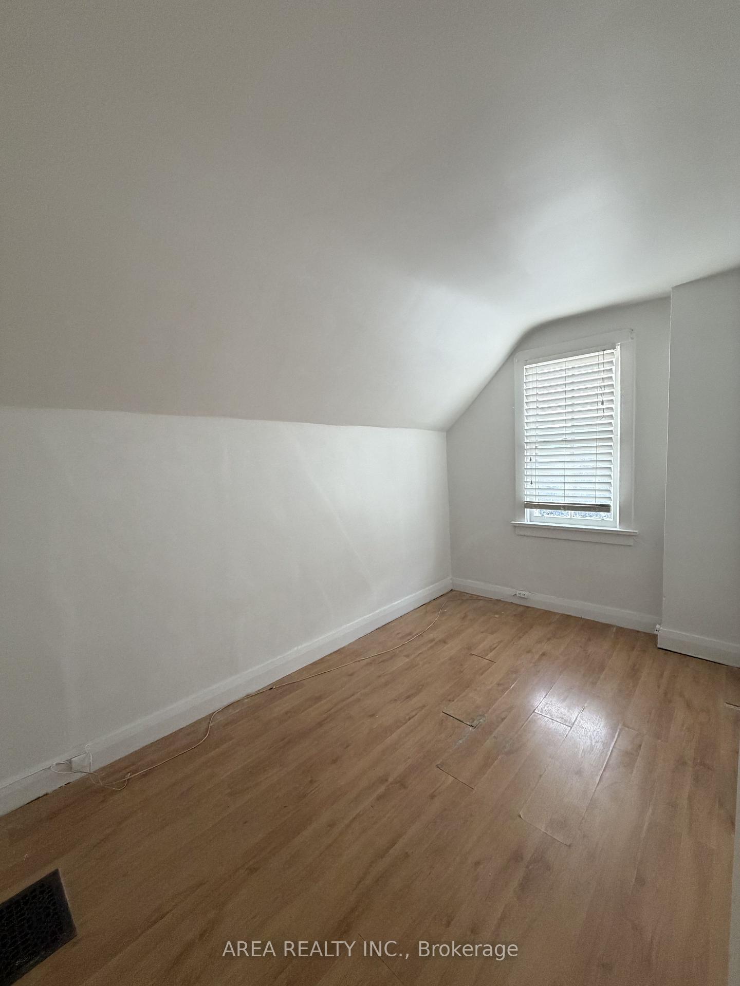 Photo 12 of 48 Corby Avenue, Toronto, Caledonia-Fairbank — HOMEH
