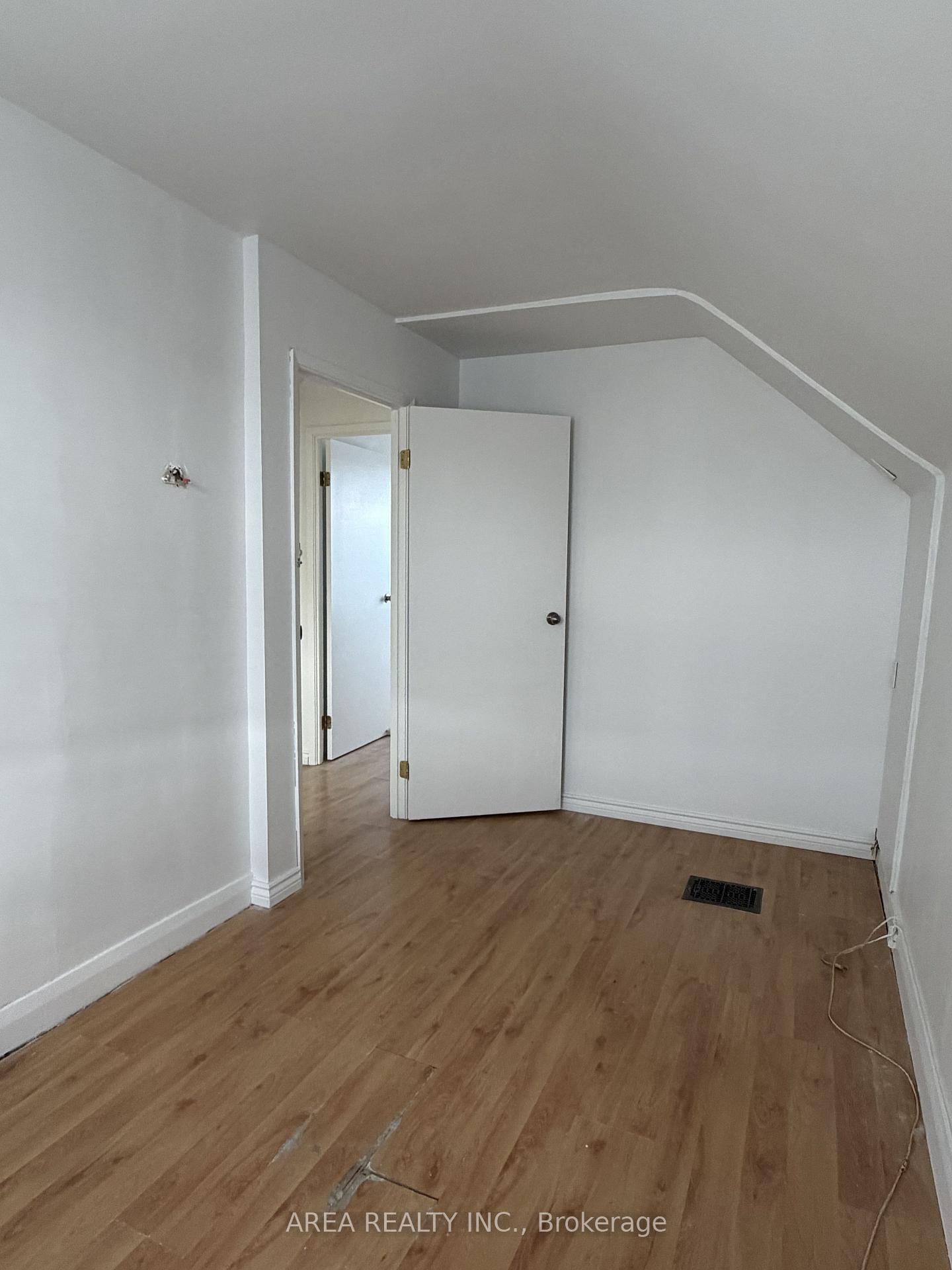 Photo 13 of 48 Corby Avenue, Toronto, Caledonia-Fairbank — HOMEH