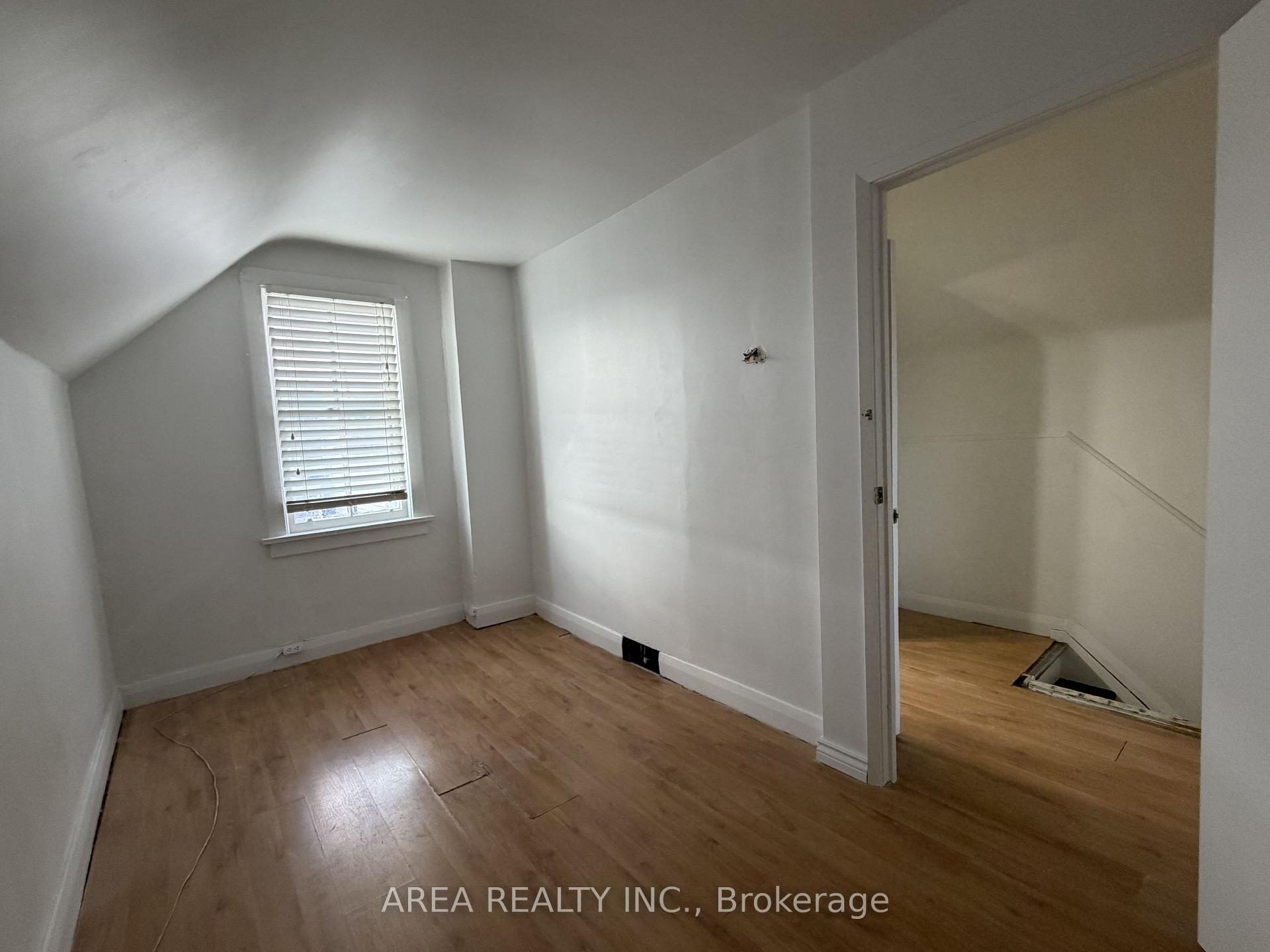 Photo 14 of 48 Corby Avenue, Toronto, Caledonia-Fairbank — HOMEH
