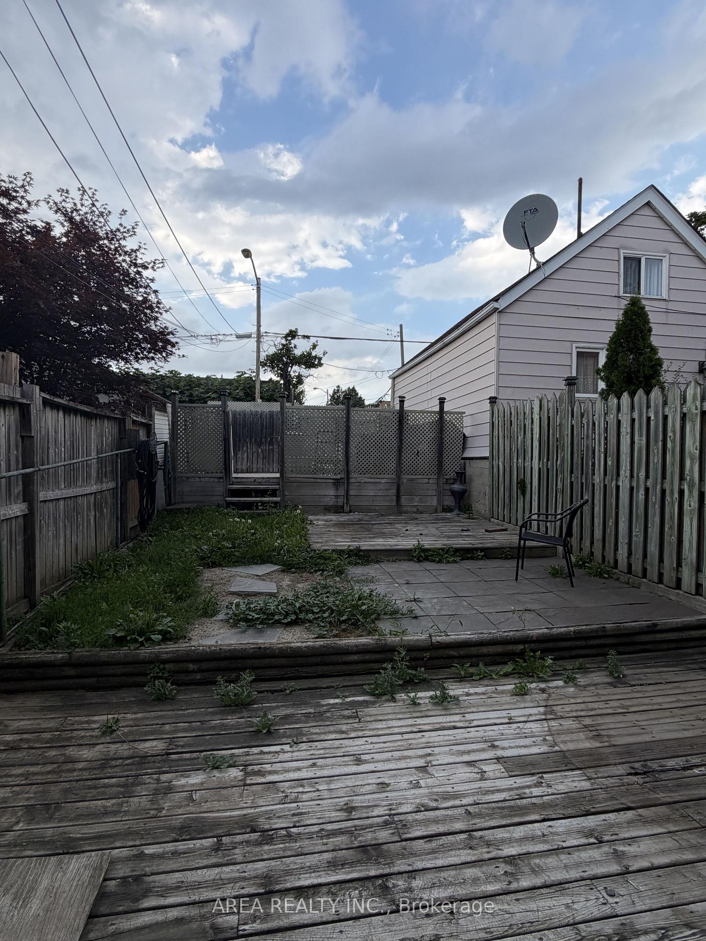 Photo 15 of 48 Corby Avenue, Toronto, Caledonia-Fairbank — HOMEH