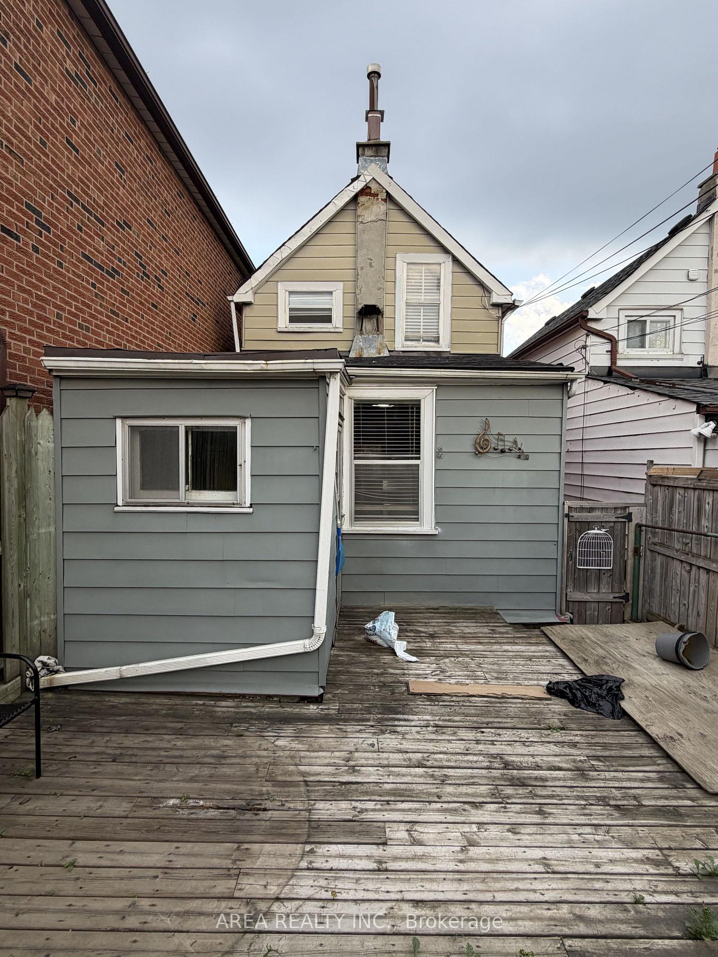 Photo 16 of 48 Corby Avenue, Toronto, Caledonia-Fairbank — HOMEH