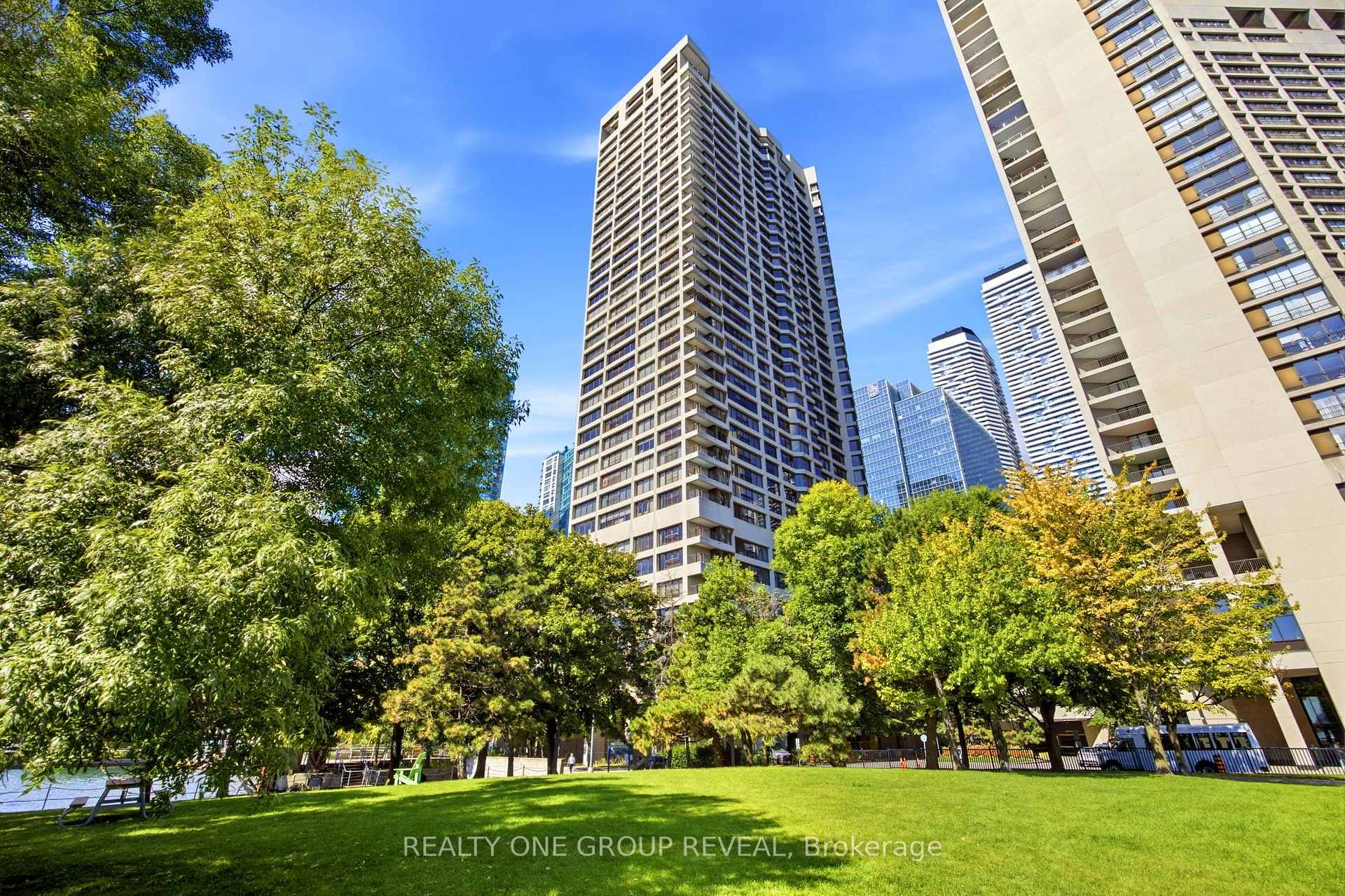 Photo 1 of 65 Harbour Square, Toronto, Waterfront Communities — HOMEH