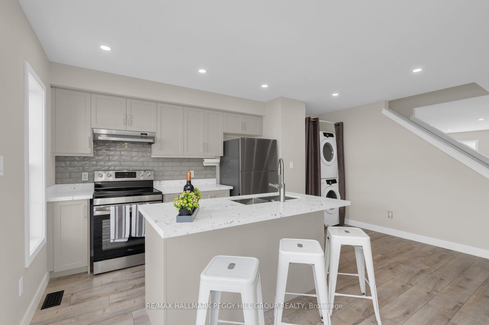 Photo 3 of Unit 19, 91 Coughlin Road, Barrie, Holly — HOMEH
