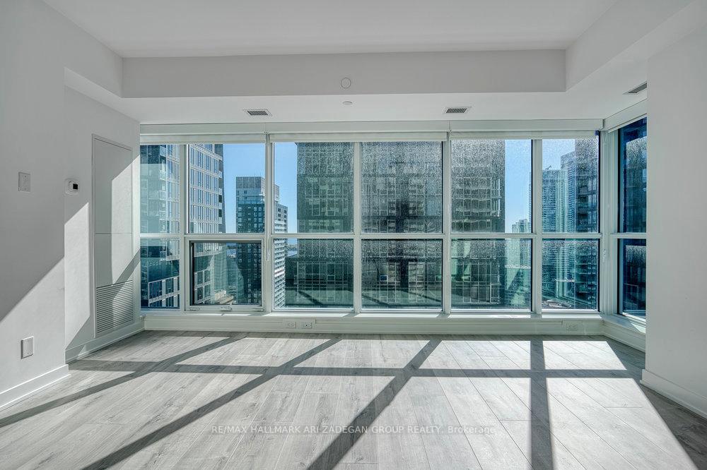 Photo 4 of Unit 4003, 327 King Street W, Toronto, Waterfront Communities — HOMEH