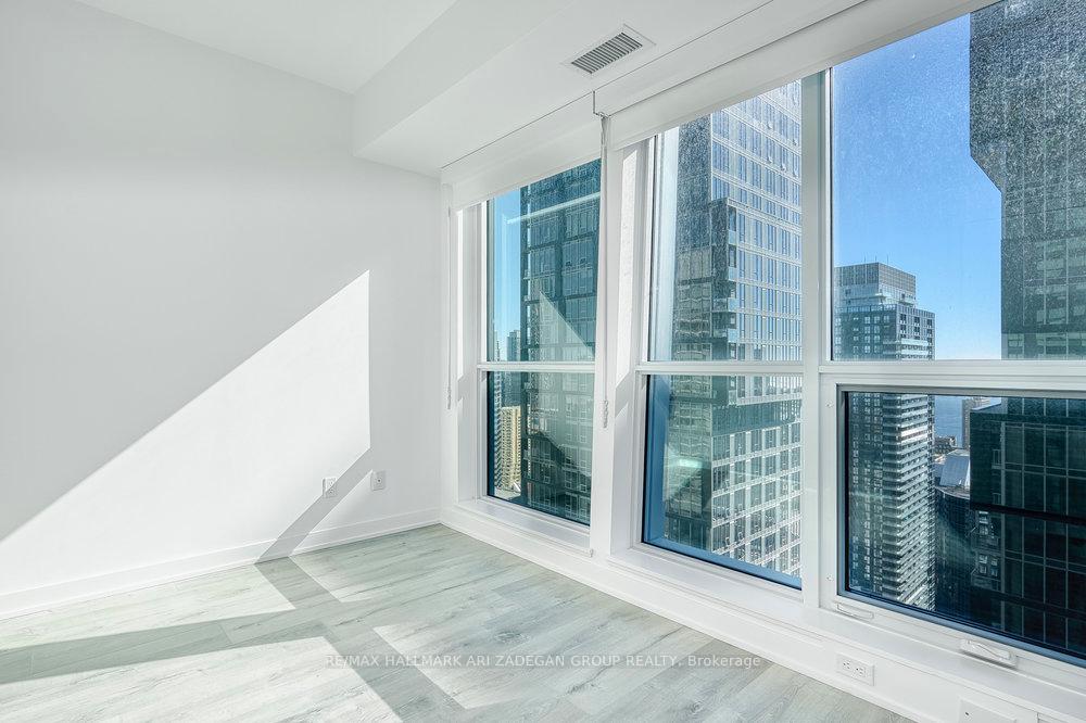 Photo 11 of Unit 4003, 327 King Street W, Toronto, Waterfront Communities — HOMEH