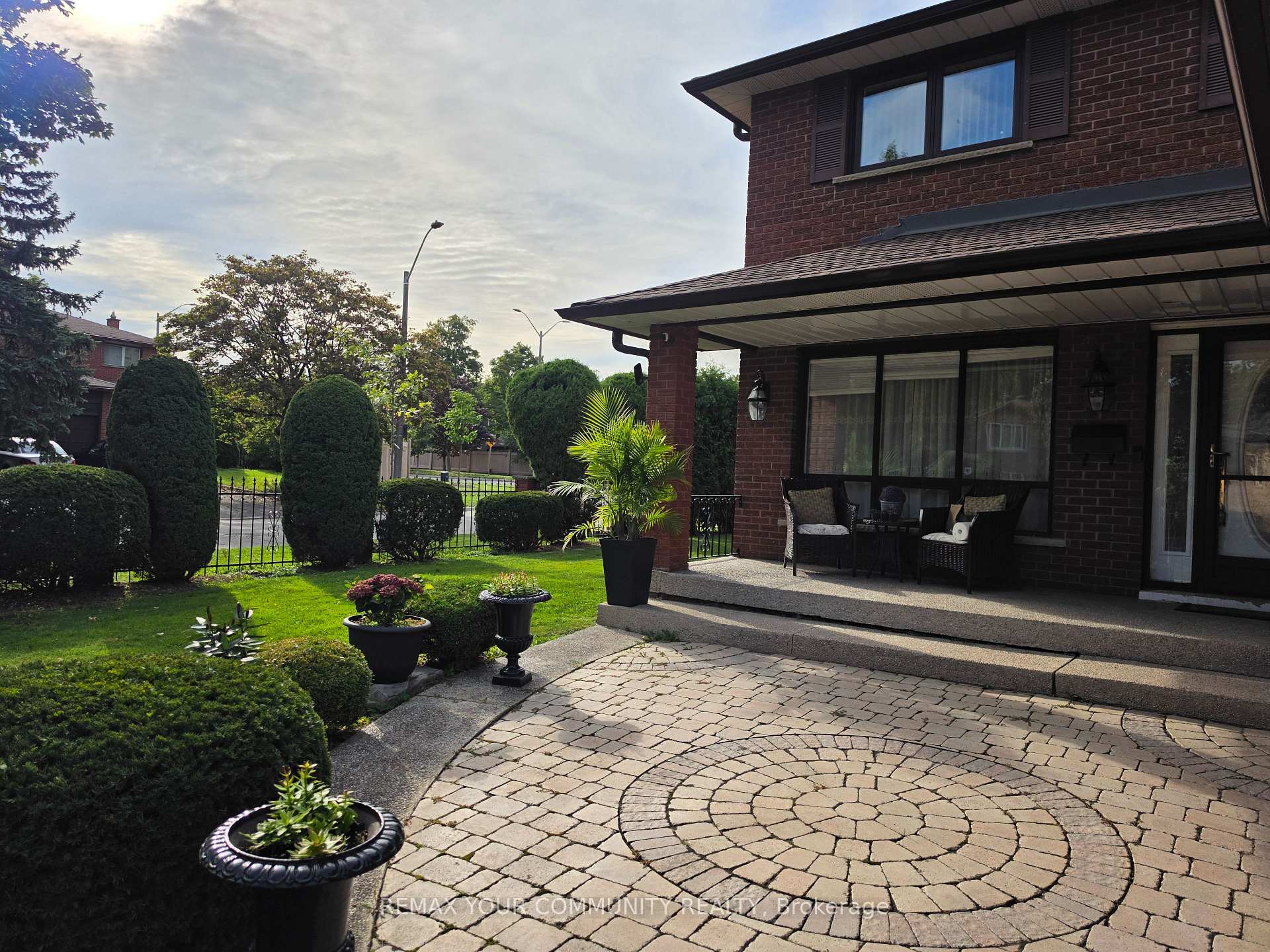 Photo 3 of 4260 Alta Place, Mississauga, Rathwood — HOMEH