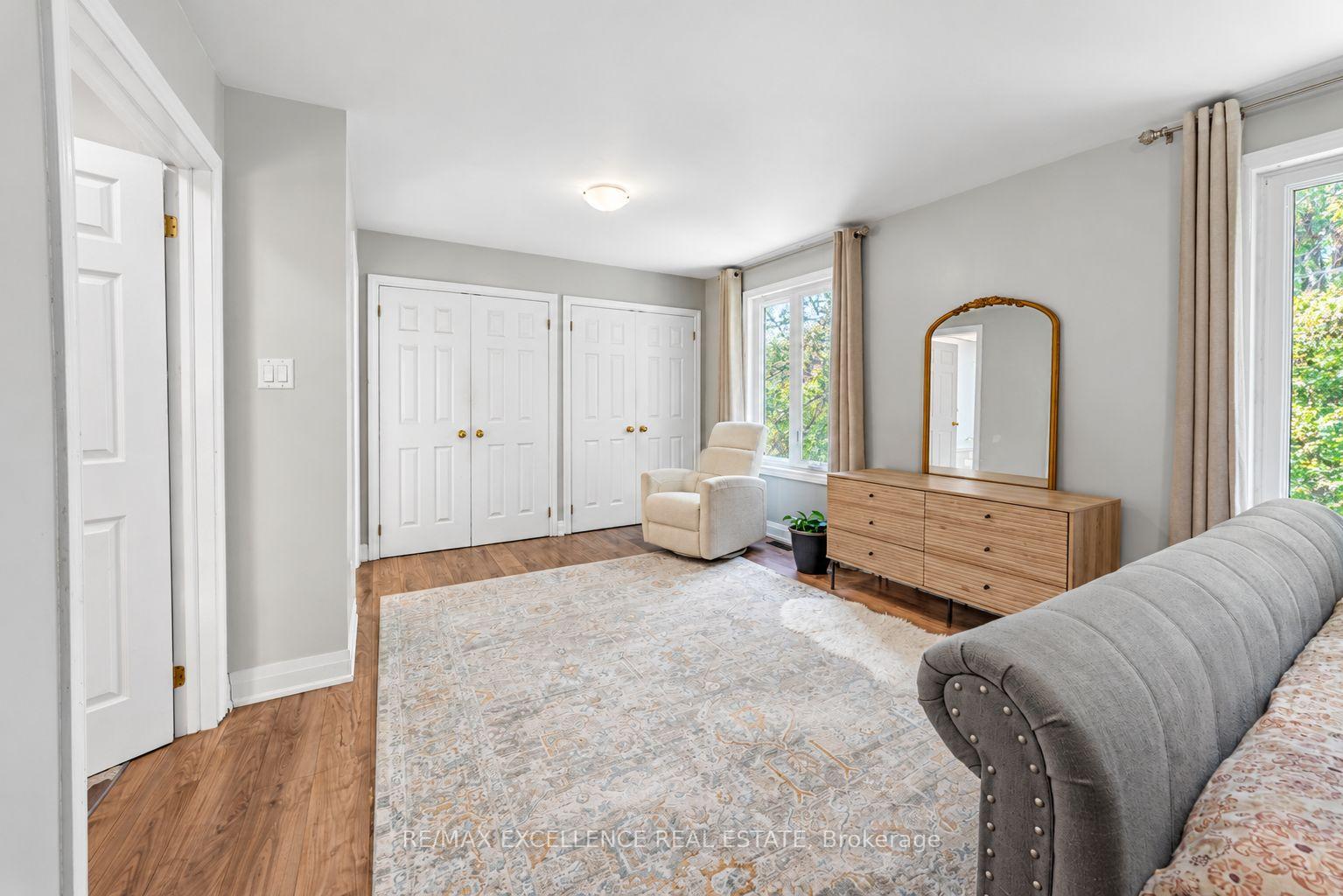 Photo 10 of 49 Barrhead Crescent, Etobicoke, Rexdale-Kipling — HOMEH