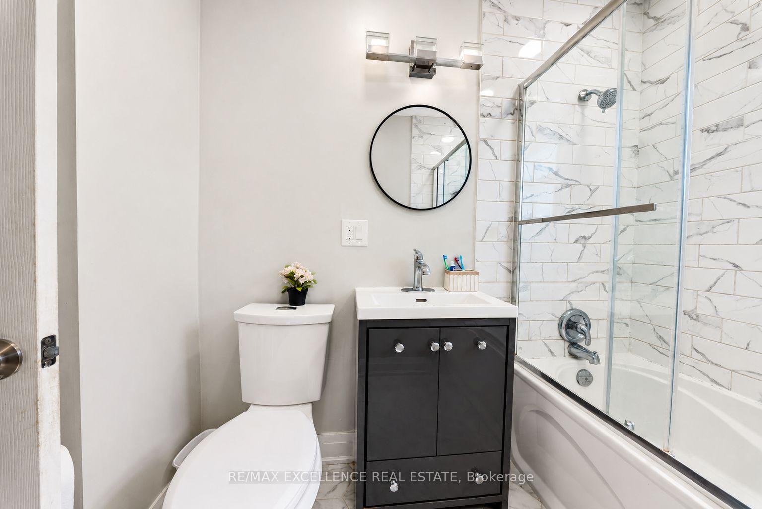 Photo 12 of 49 Barrhead Crescent, Etobicoke, Rexdale-Kipling — HOMEH