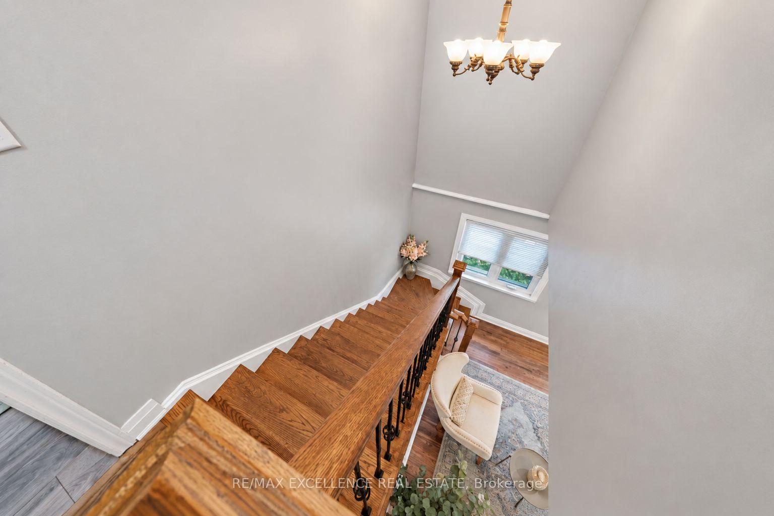 Photo 13 of 49 Barrhead Crescent, Etobicoke, Rexdale-Kipling — HOMEH