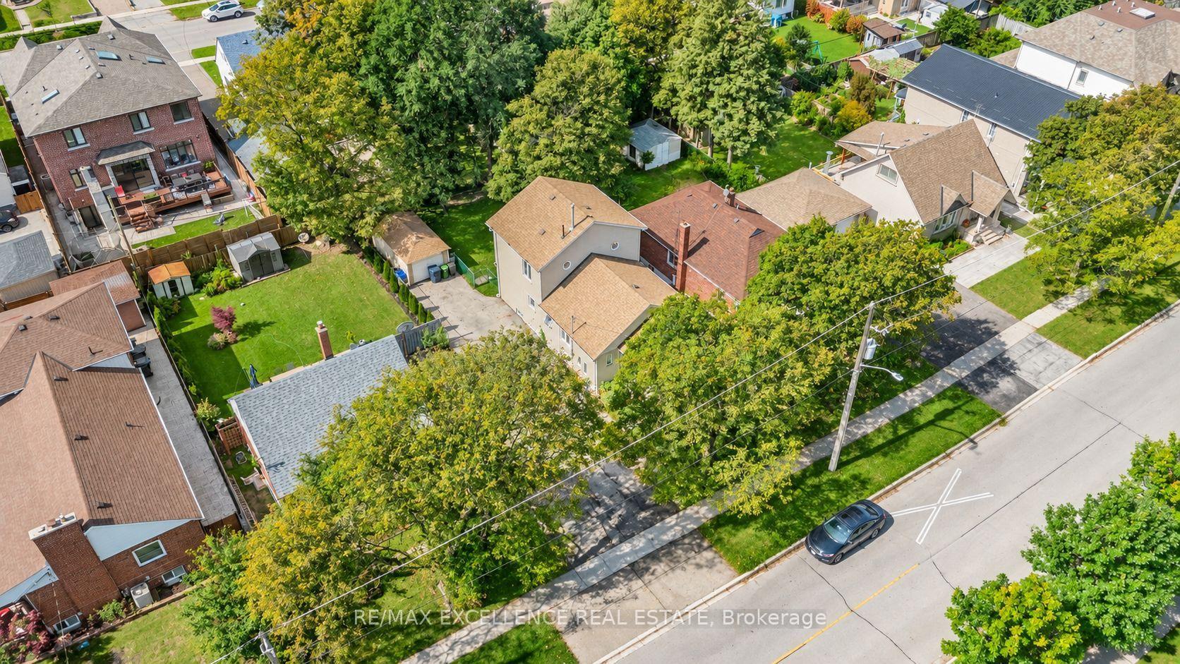 Photo 21 of 49 Barrhead Crescent, Etobicoke, Rexdale-Kipling — HOMEH