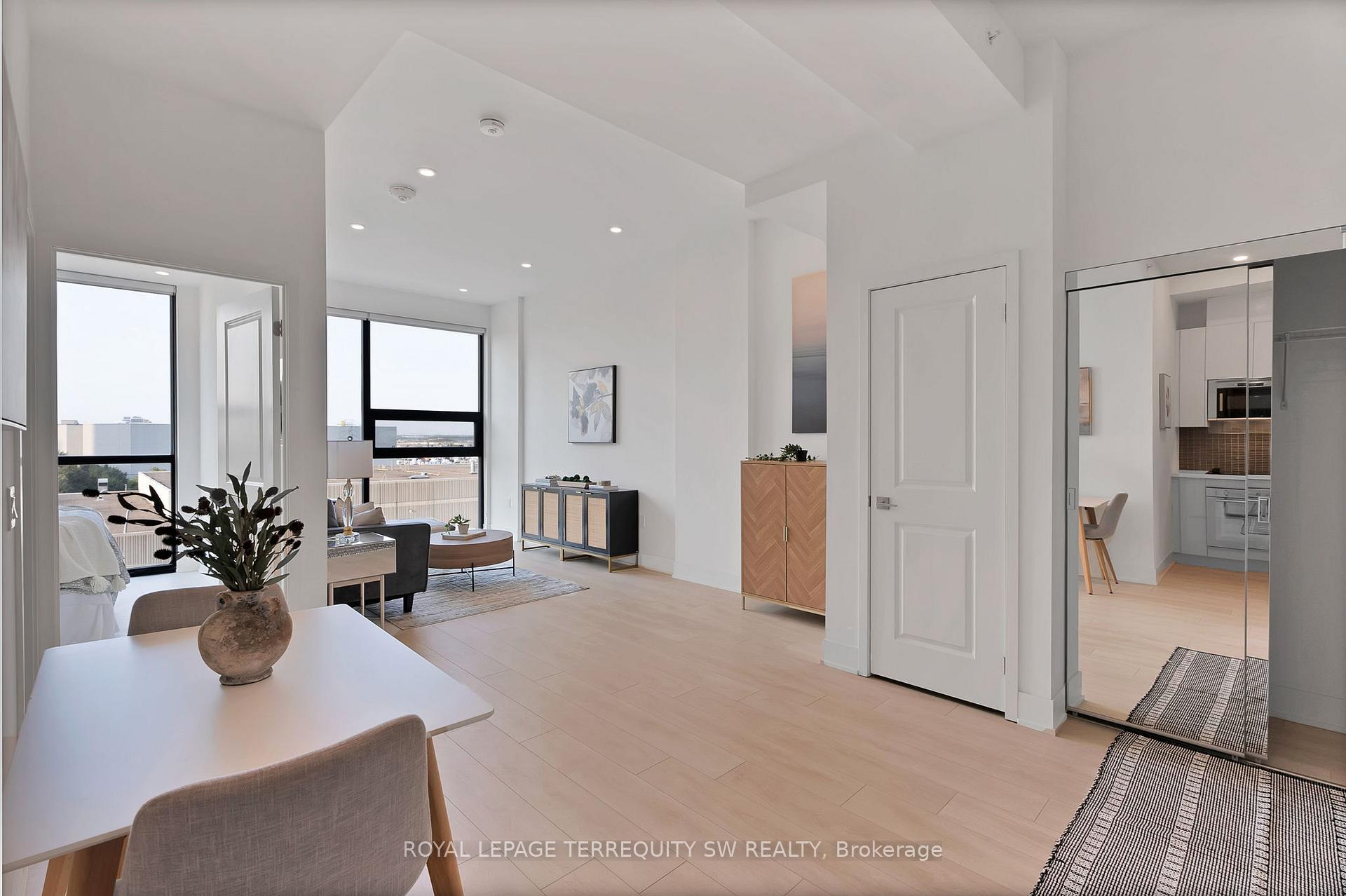 Photo 1 of Unit 515, 2916 Highway 7, Vaughan, Concord — HOMEH