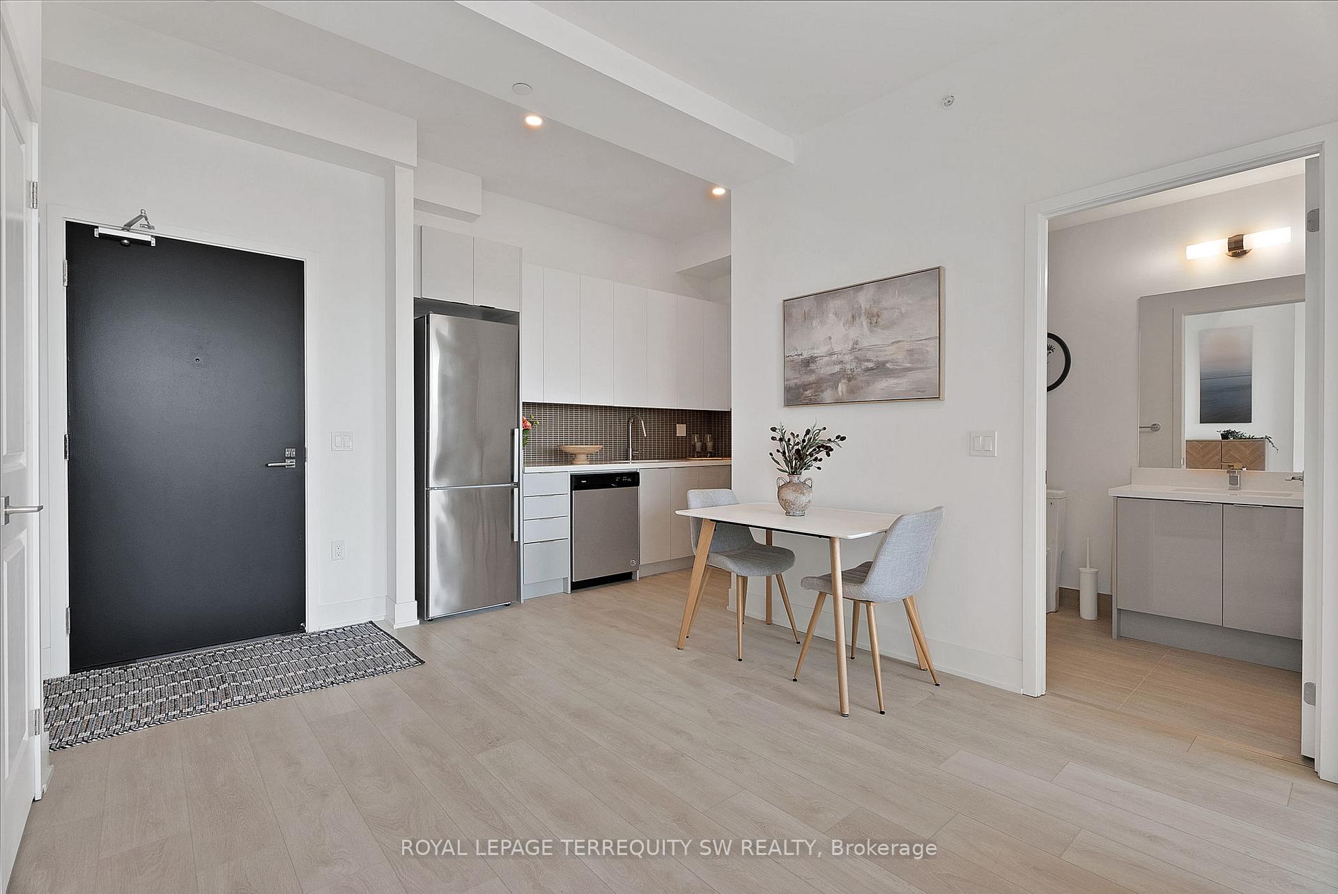 Photo 3 of Unit 515, 2916 Highway 7, Vaughan, Concord — HOMEH