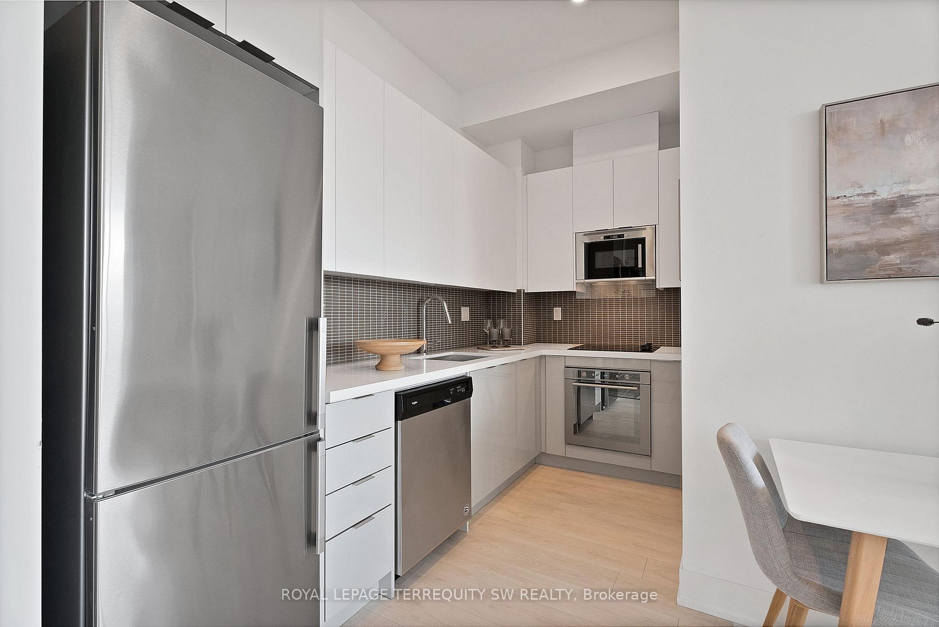 Photo 4 of Unit 515, 2916 Highway 7, Vaughan, Concord — HOMEH