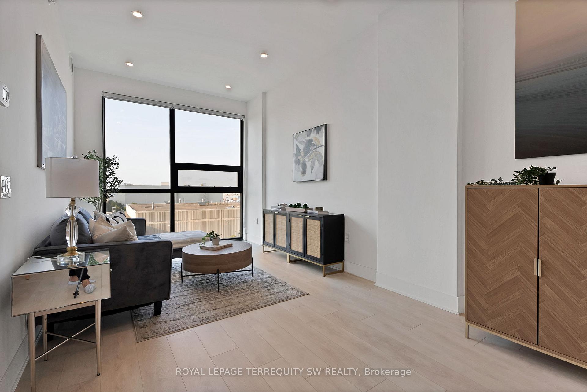 Photo 7 of Unit 515, 2916 Highway 7, Vaughan, Concord — HOMEH