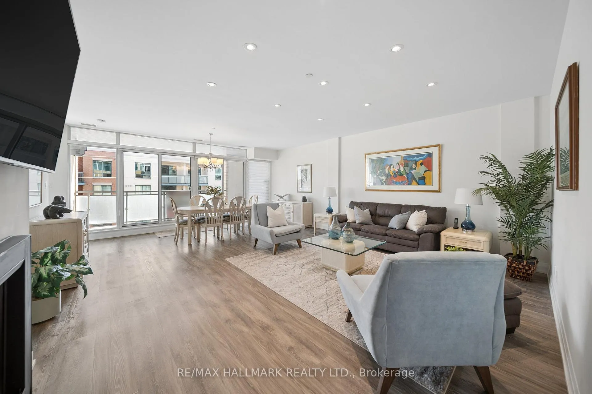 Photo 11 of Unit 403, 200 Woodbine Avenue, Toronto, The Beaches — HOMEH