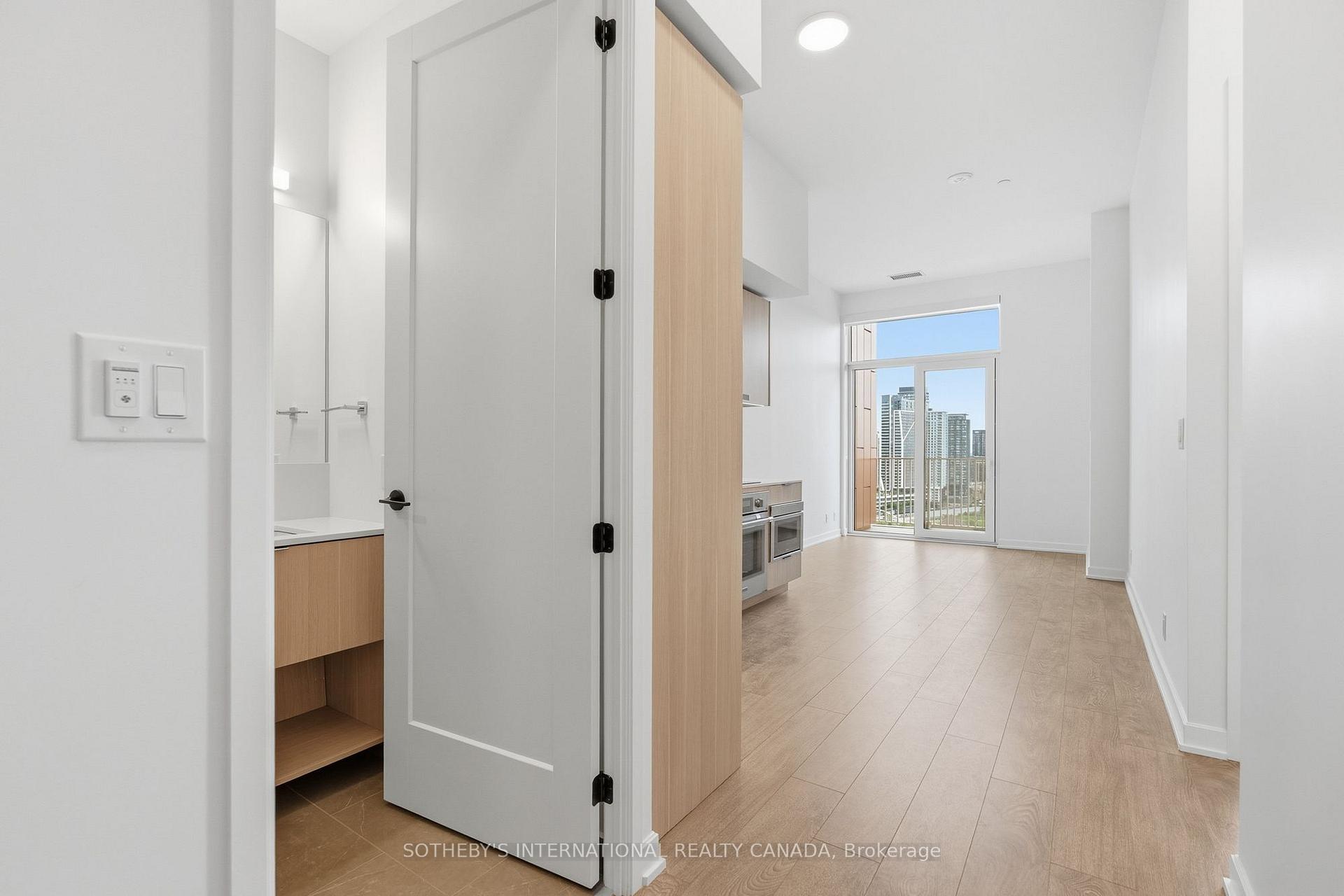 Photo 2 of Unit PH14, 88 Bathurst Street, Toronto, Niagara — HOMEH