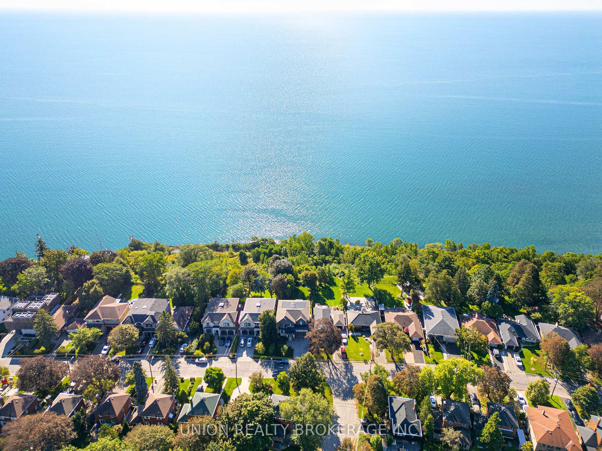 Photo 34 of 60 Fishleigh Drive, Scarborough, Birchcliffe-Cliffside — HOMEH