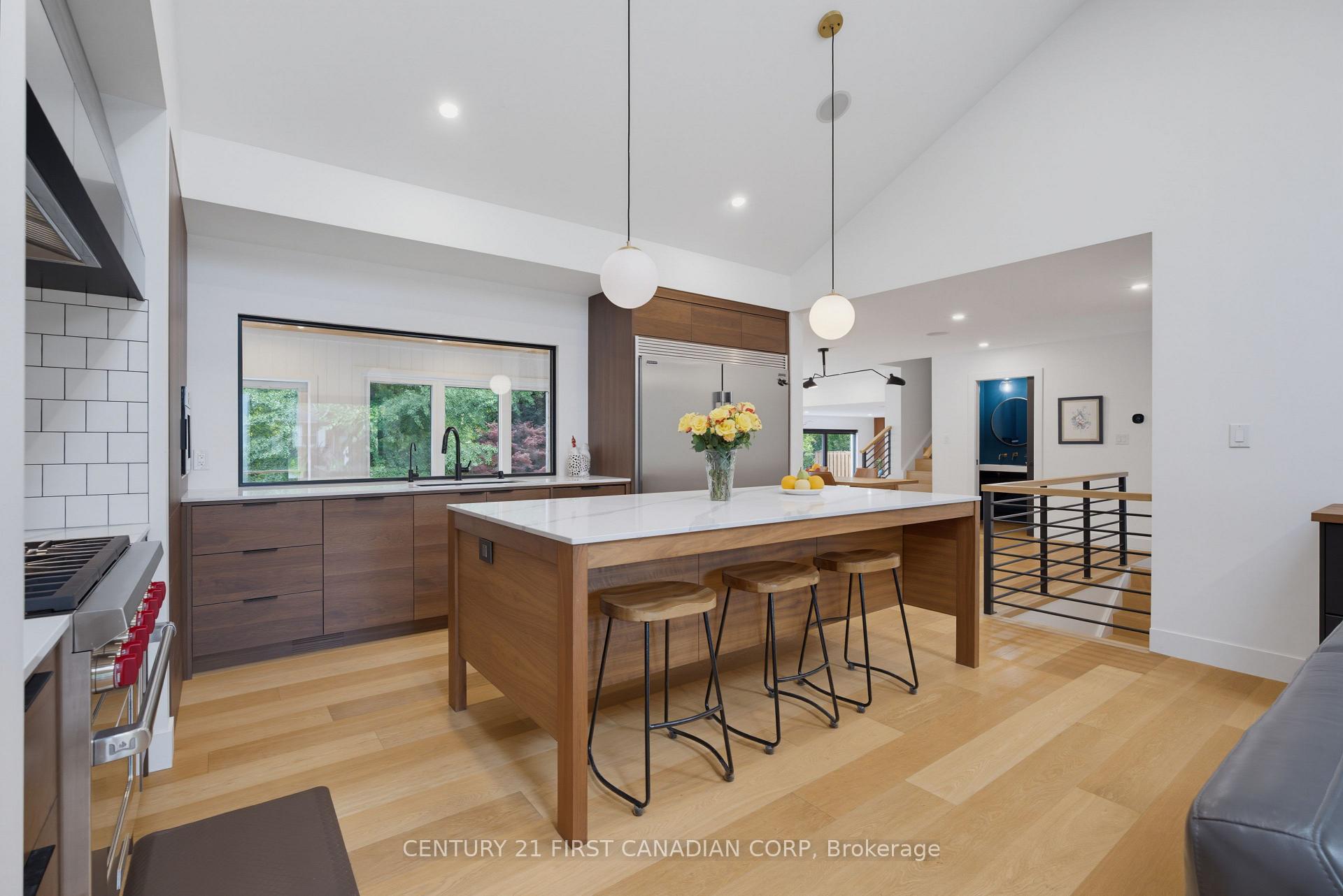 Photo 10 of 1125 The Parkway, London, East B — HOMEH