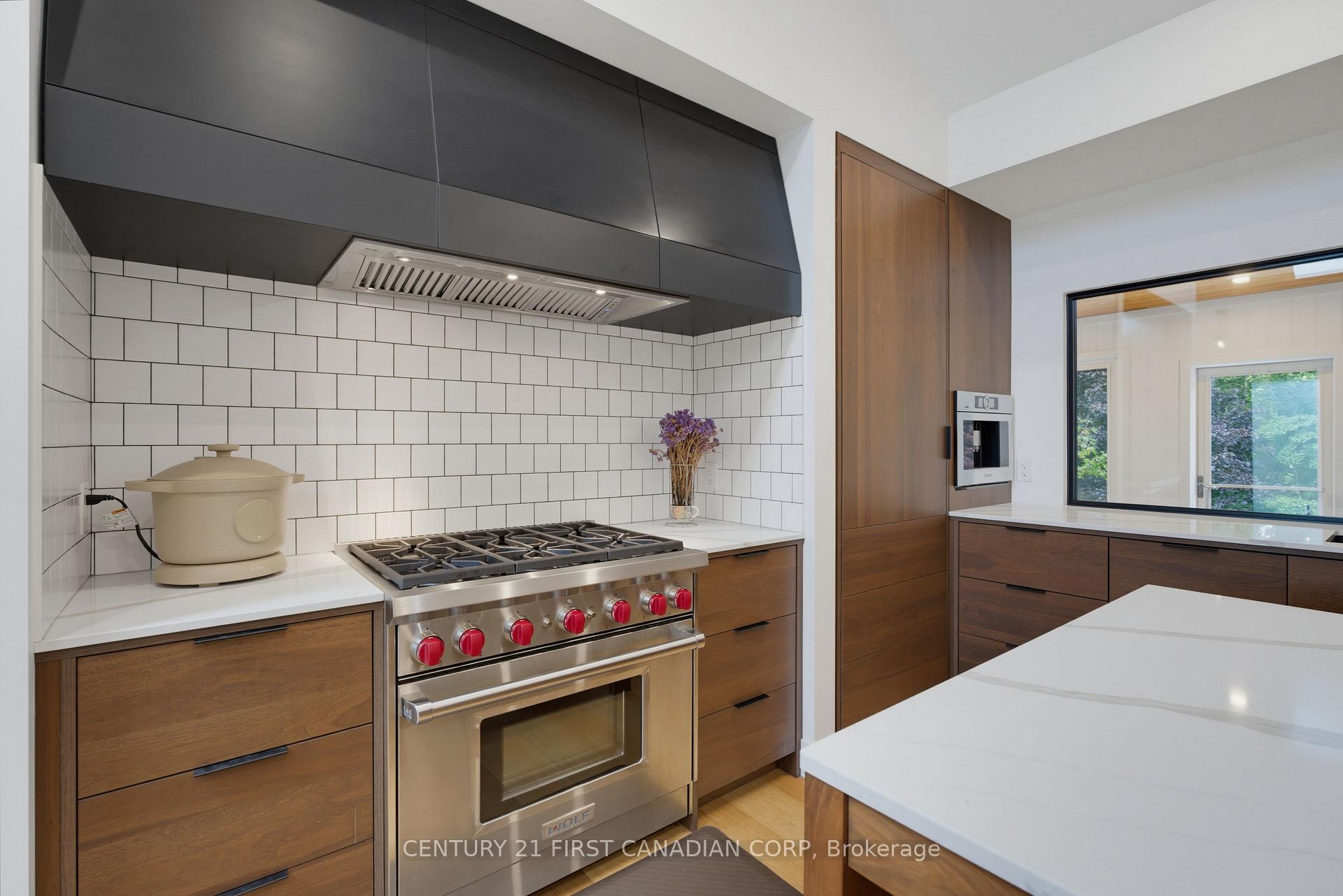Photo 14 of 1125 The Parkway, London, East B — HOMEH
