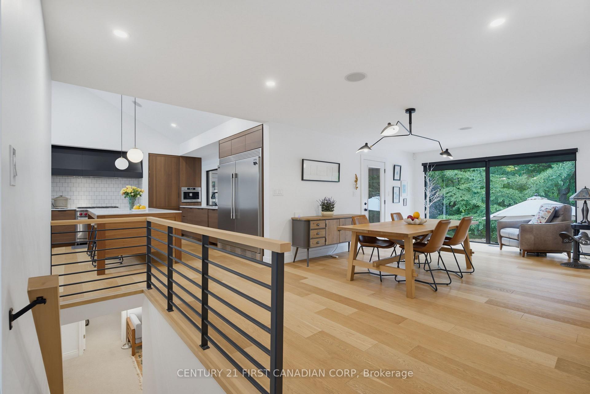 Photo 16 of 1125 The Parkway, London, East B — HOMEH