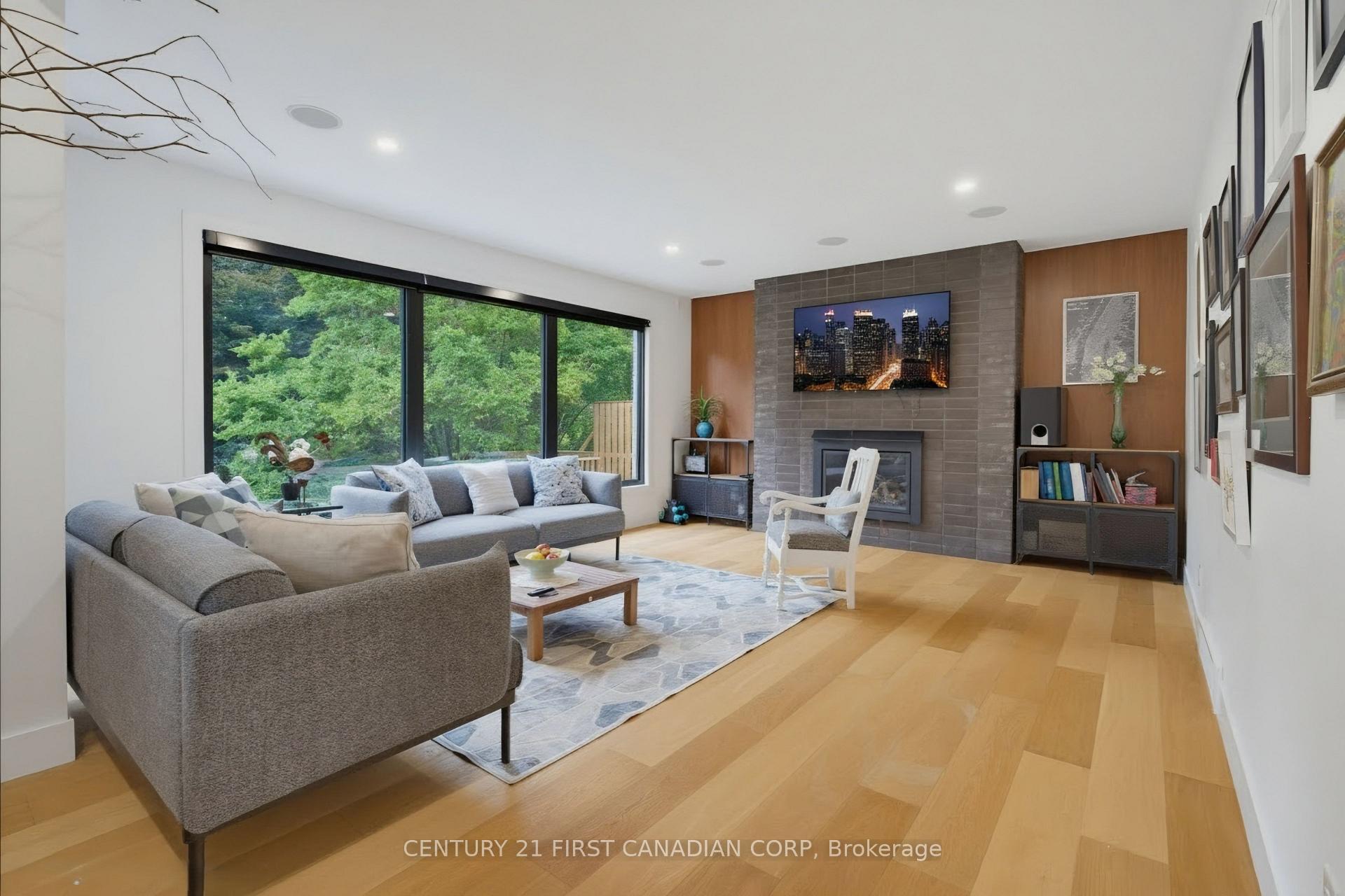 Photo 19 of 1125 The Parkway, London, East B — HOMEH