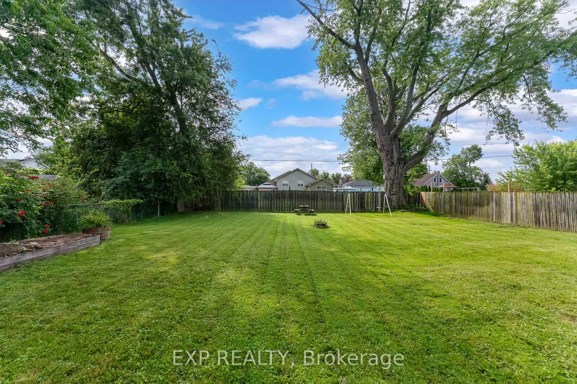 Photo 13 of 3938 Main Street, Niagara Falls, Chippawa — HOMEH
