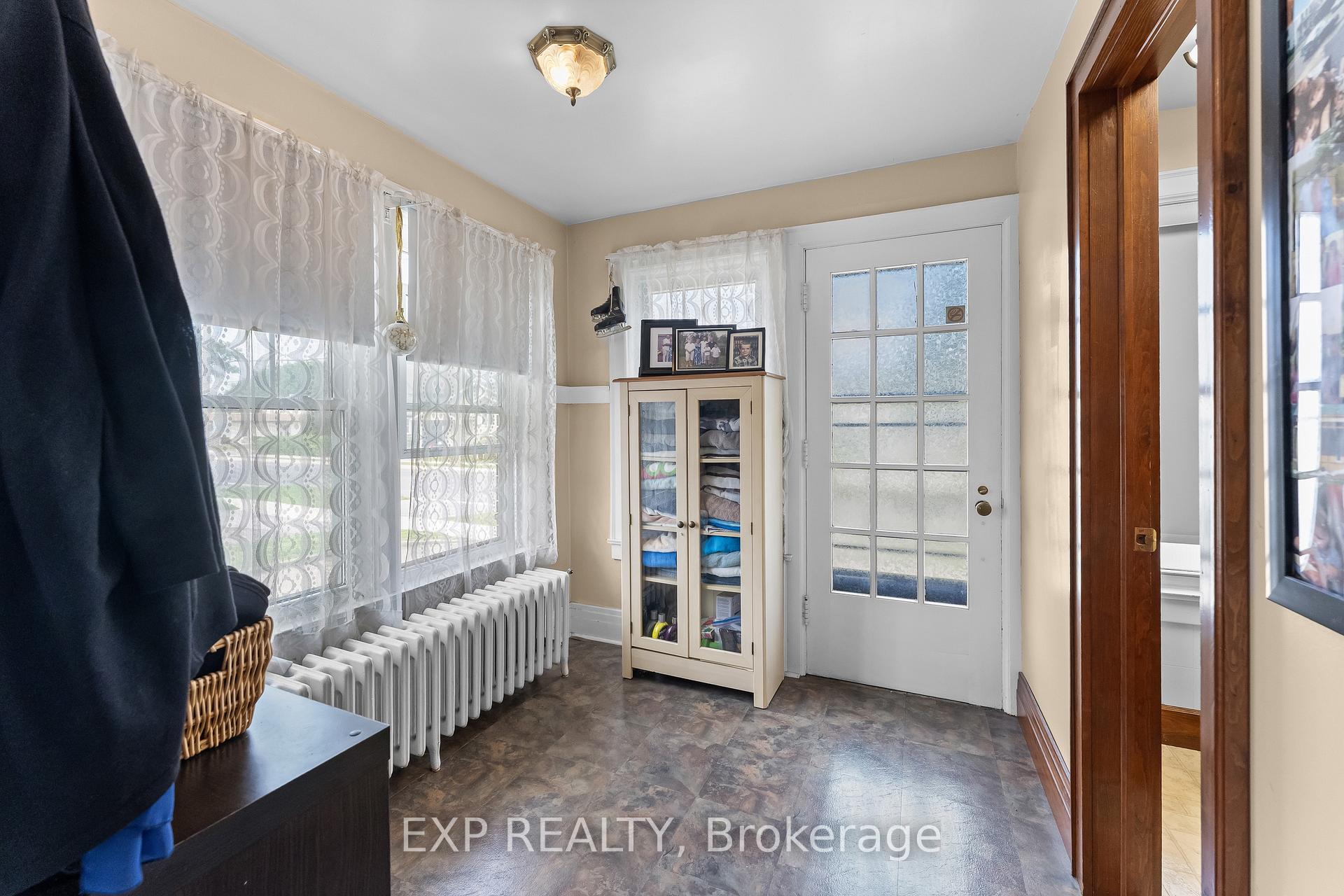Photo 18 of 3938 Main Street, Niagara Falls, Chippawa — HOMEH