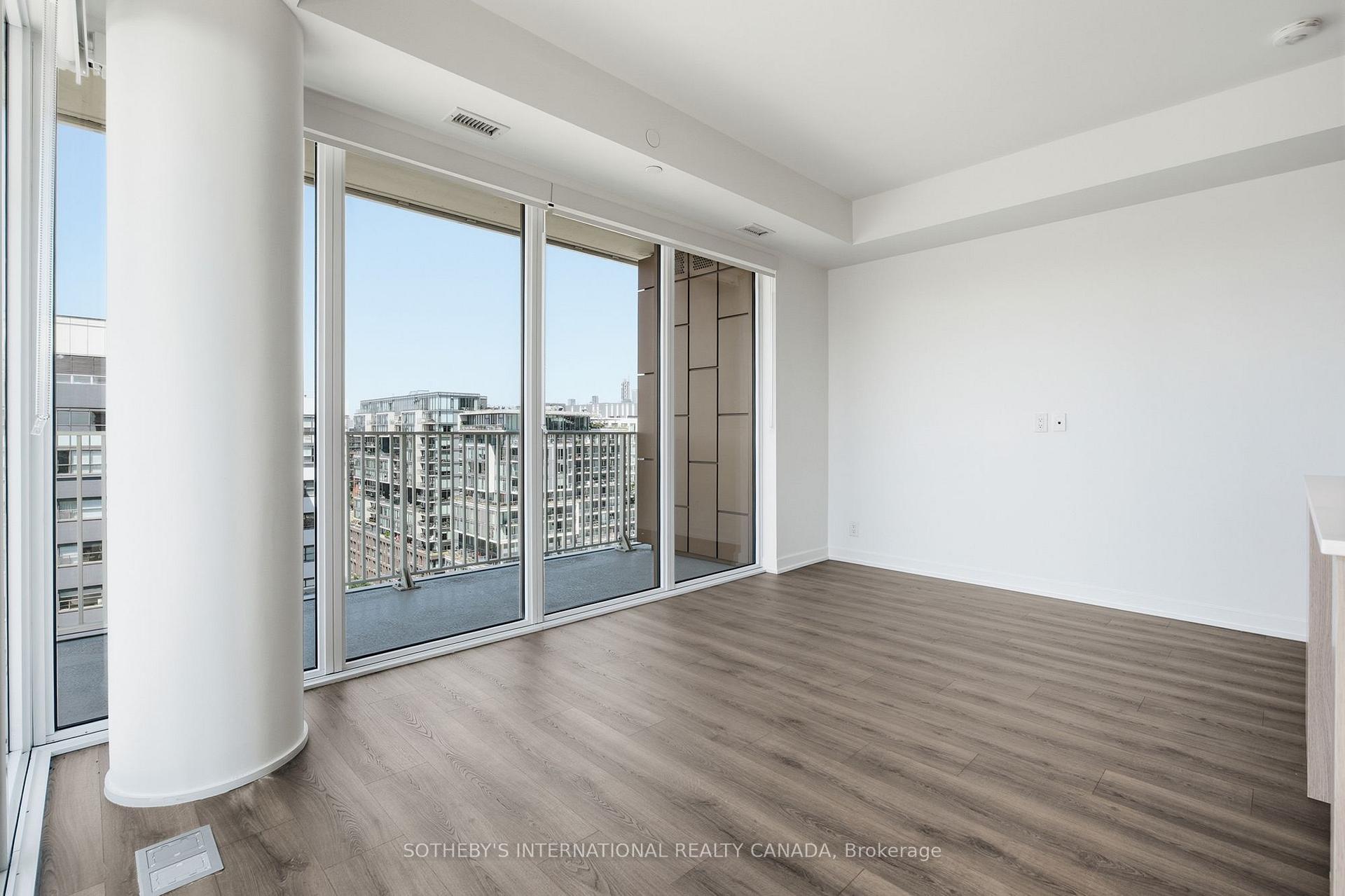 Photo 3 of Unit 1703, 88 Bathurst Street, Toronto, Niagara — HOMEH