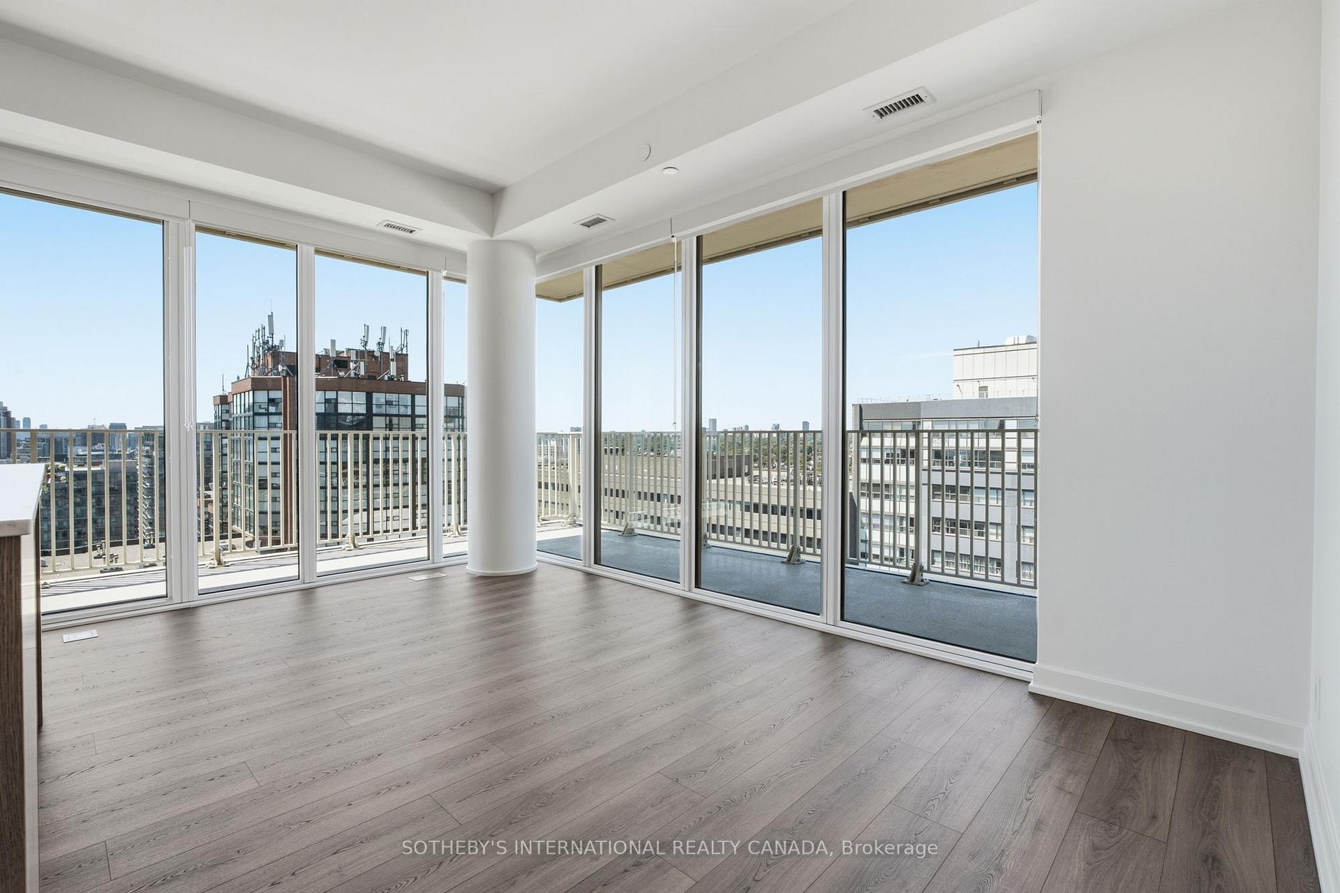 Photo 4 of Unit 1703, 88 Bathurst Street, Toronto, Niagara — HOMEH