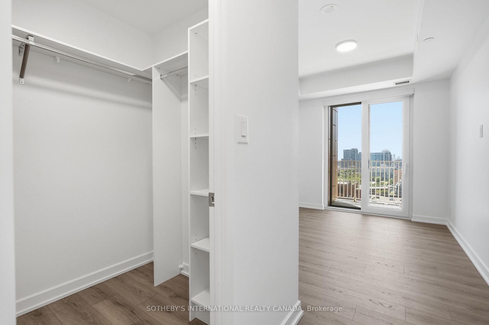 Photo 15 of Unit 1703, 88 Bathurst Street, Toronto, Niagara — HOMEH