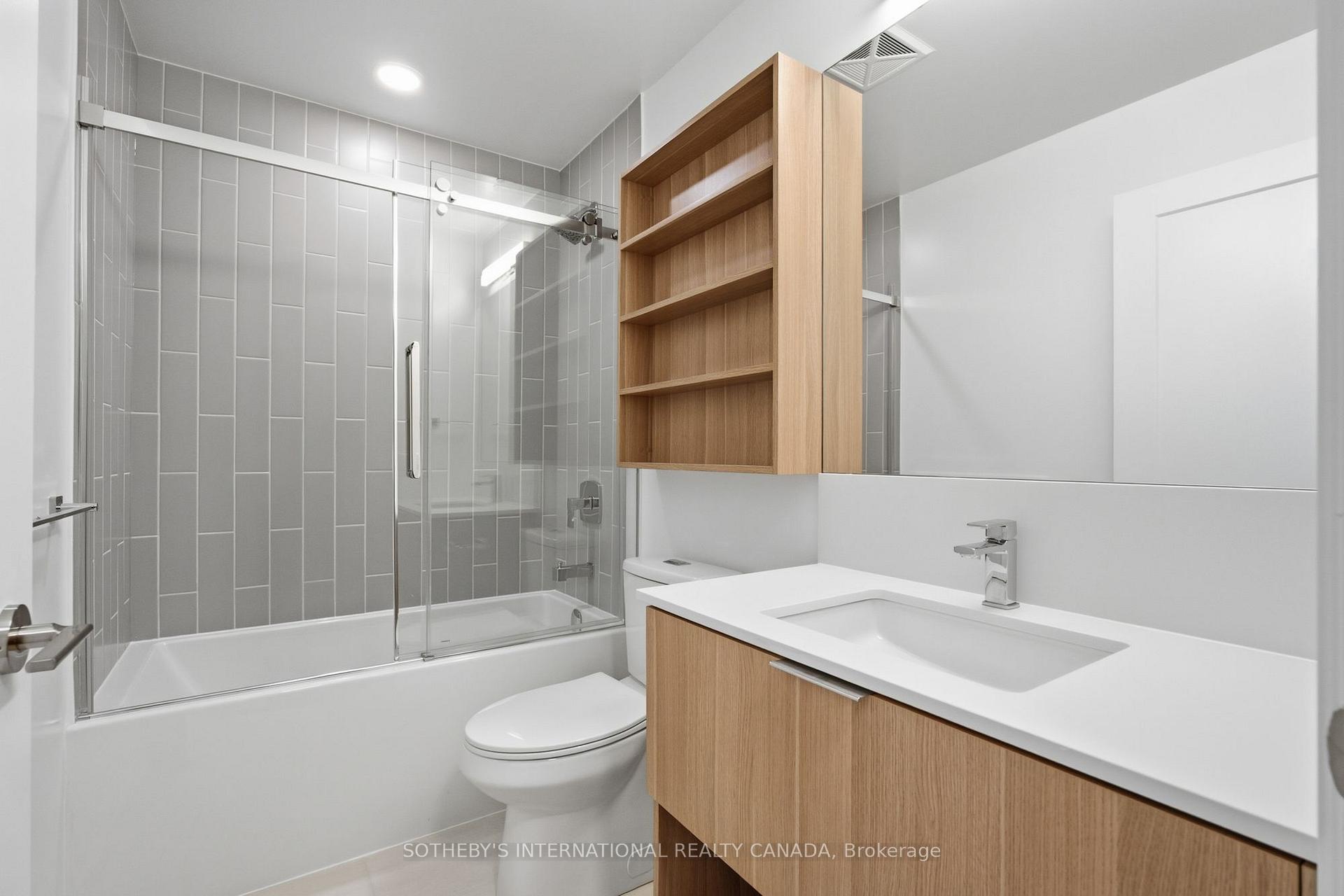 Photo 16 of Unit 1703, 88 Bathurst Street, Toronto, Niagara — HOMEH