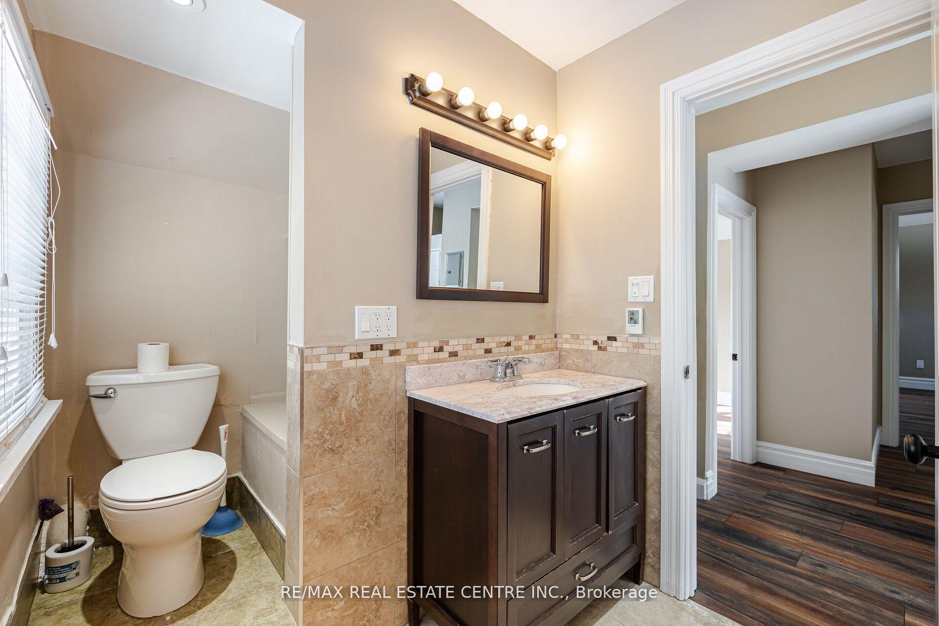 Photo 14 of 174 Victoria Street, Brampton, Bram West — HOMEH