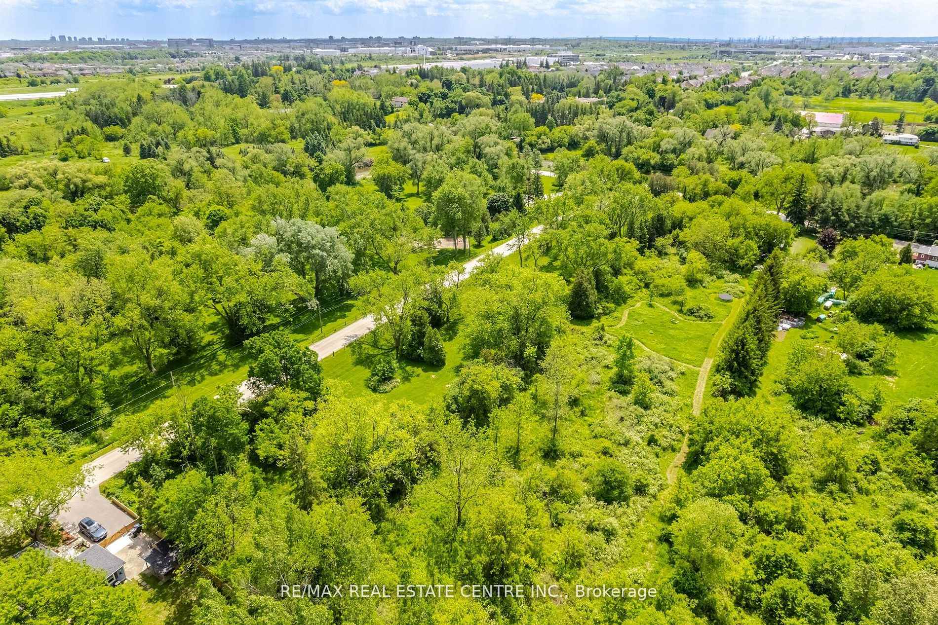 Photo 30 of 174 Victoria Street, Brampton, Bram West — HOMEH