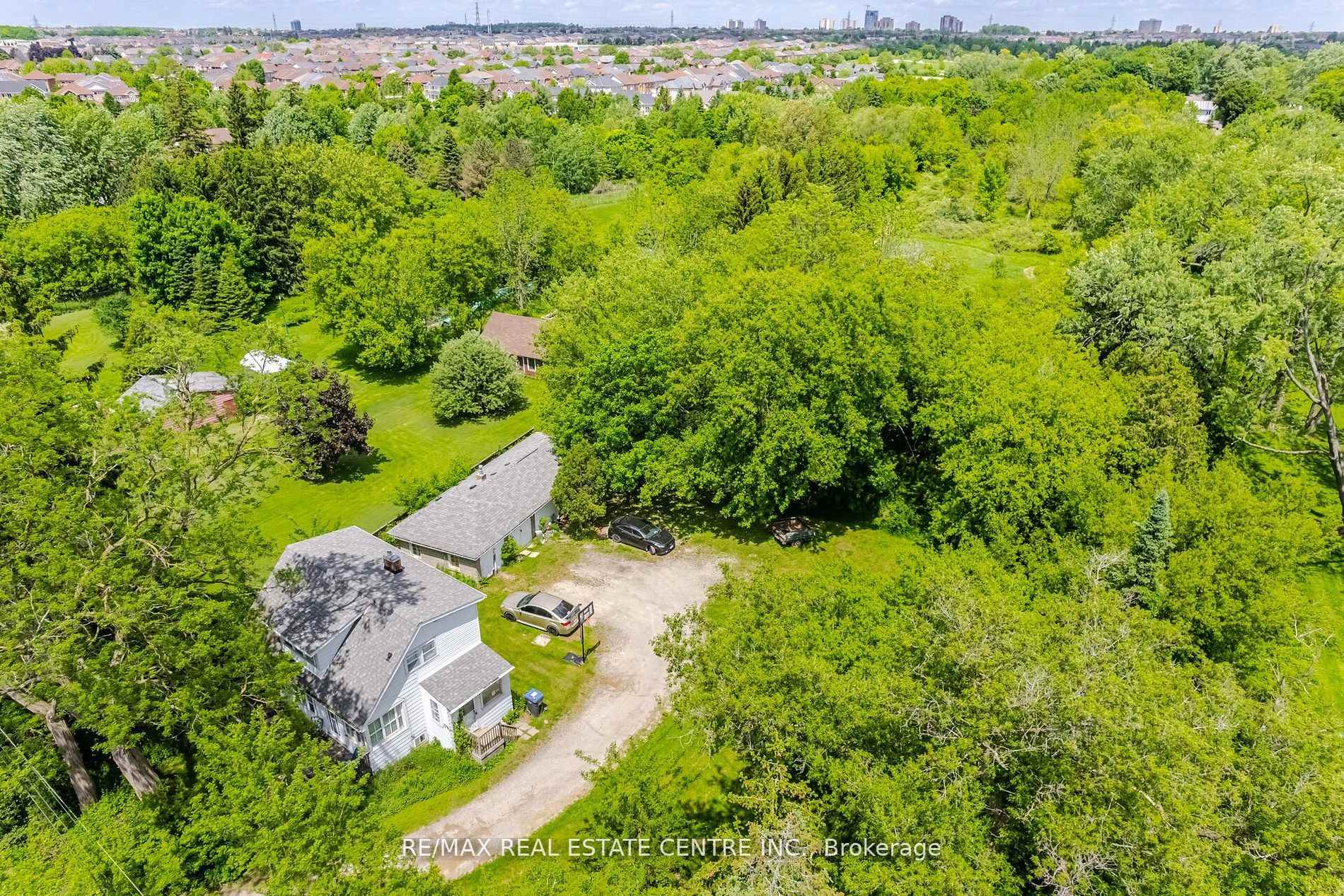 Photo 31 of 174 Victoria Street, Brampton, Bram West — HOMEH