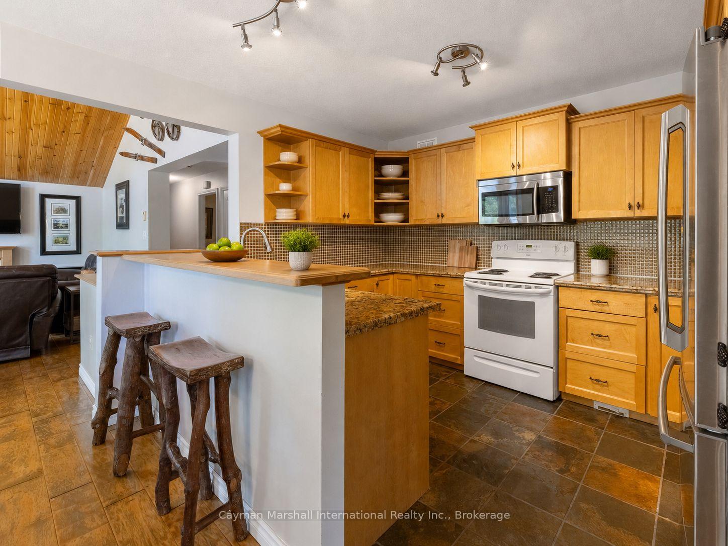Photo 5 of 1029 Pyramid Drive, Minden Hills, Snowdon — HOMEH