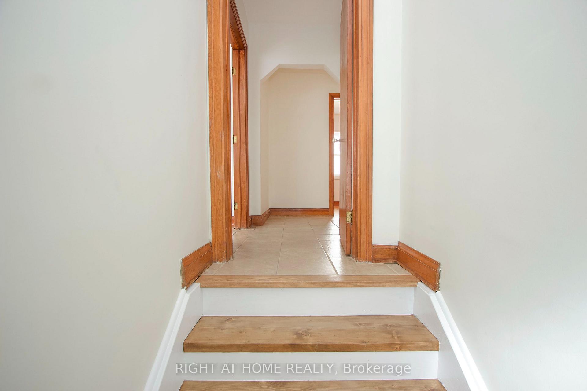 Photo 15 of 488 Cromwell Avenue, Oshawa, Vanier — HOMEH