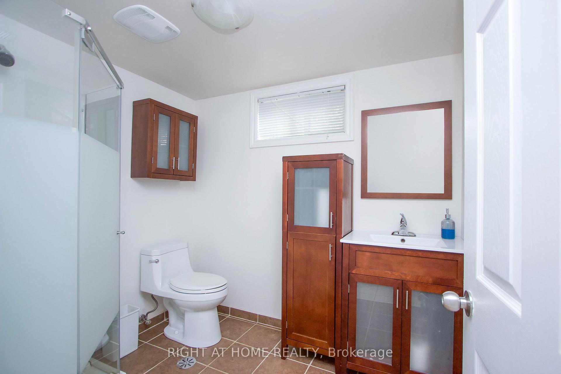 Photo 19 of 488 Cromwell Avenue, Oshawa, Vanier — HOMEH