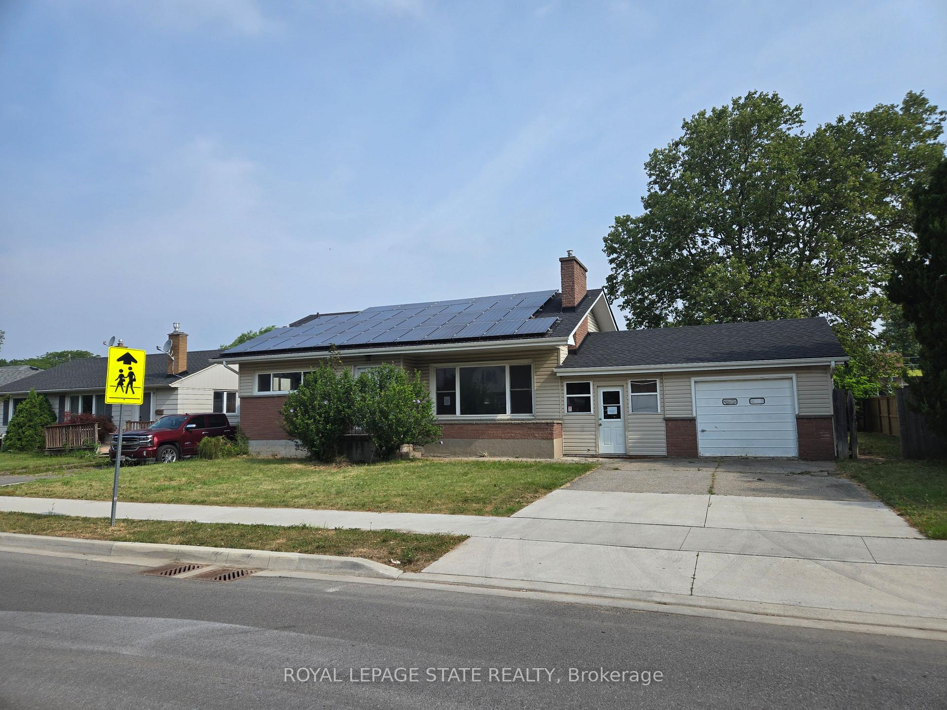 Photo 1 of 16 Broderick Avenue, Thorold, Thorold Downtown — HOMEH