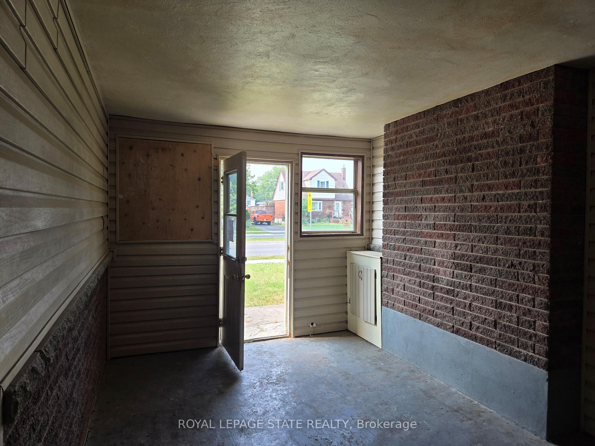 Photo 12 of 16 Broderick Avenue, Thorold, Thorold Downtown — HOMEH
