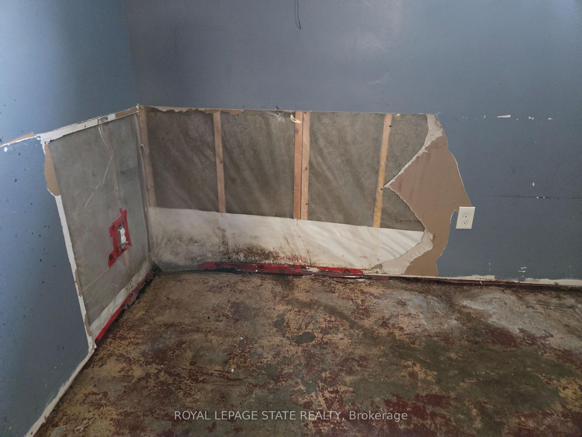Photo 26 of 16 Broderick Avenue, Thorold, Thorold Downtown — HOMEH