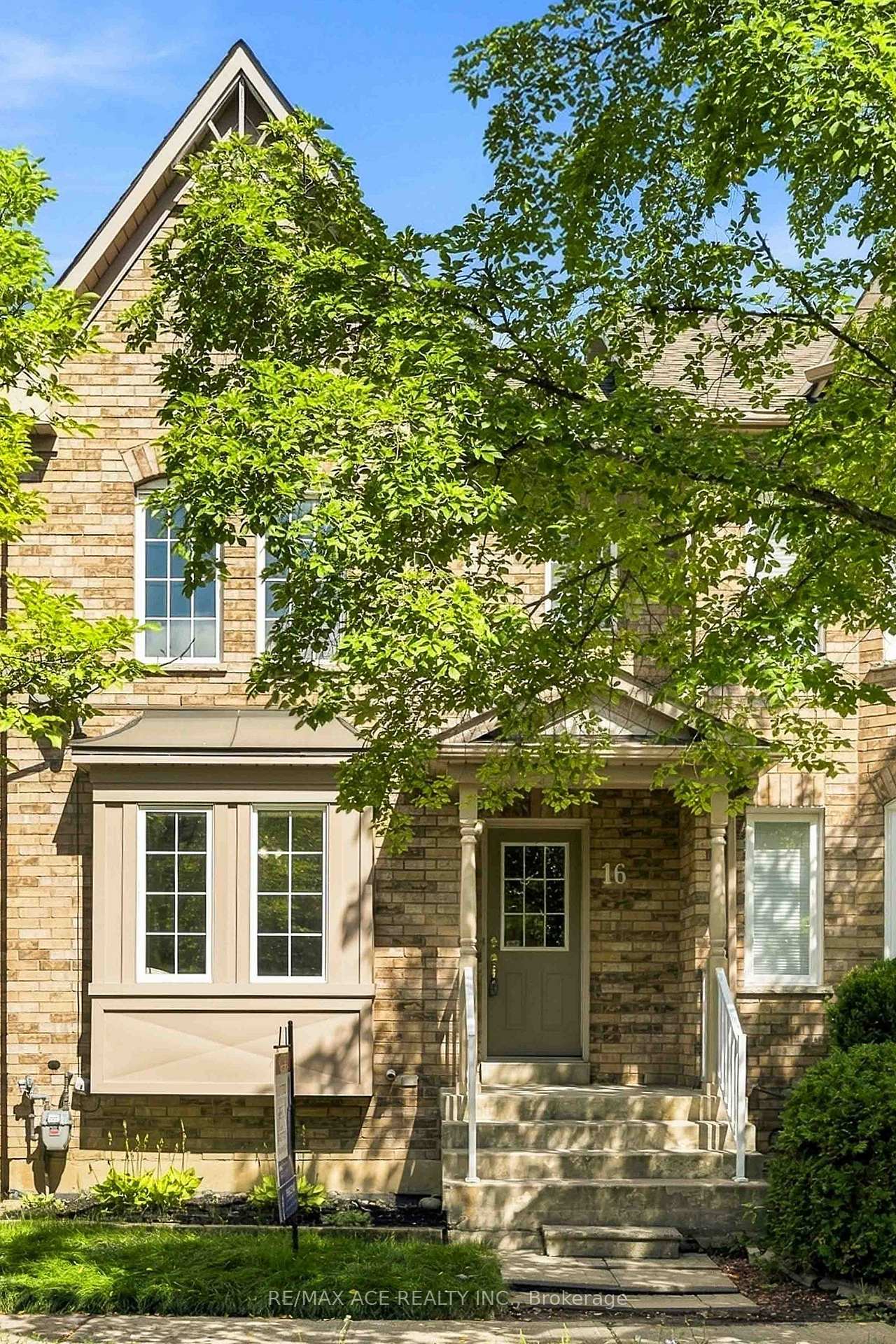 Photo 3 of 16 White's Hill Avenue, Markham, Cornell — HOMEH